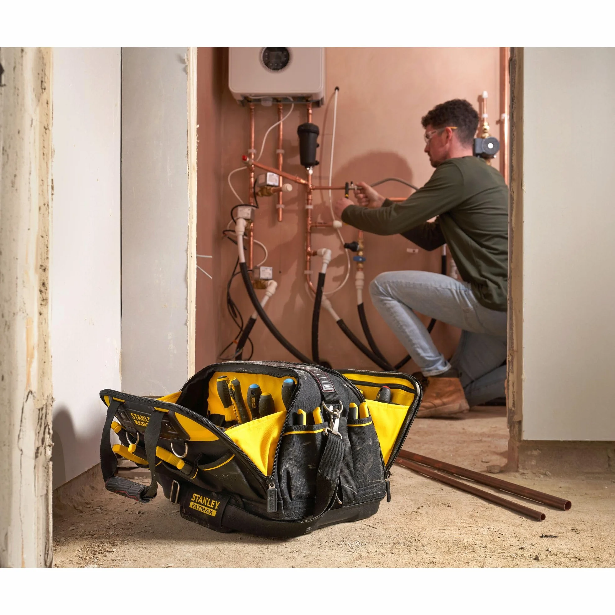 STANLEY FATMAX Bolsa de Herramientas Acceso Múltiple, Estructura Rígida, Tamaño 41x29x24 cm, Bolsillo frontal con cierre, Asa ajustable, Acceso a las herramientas, FMST1-73607