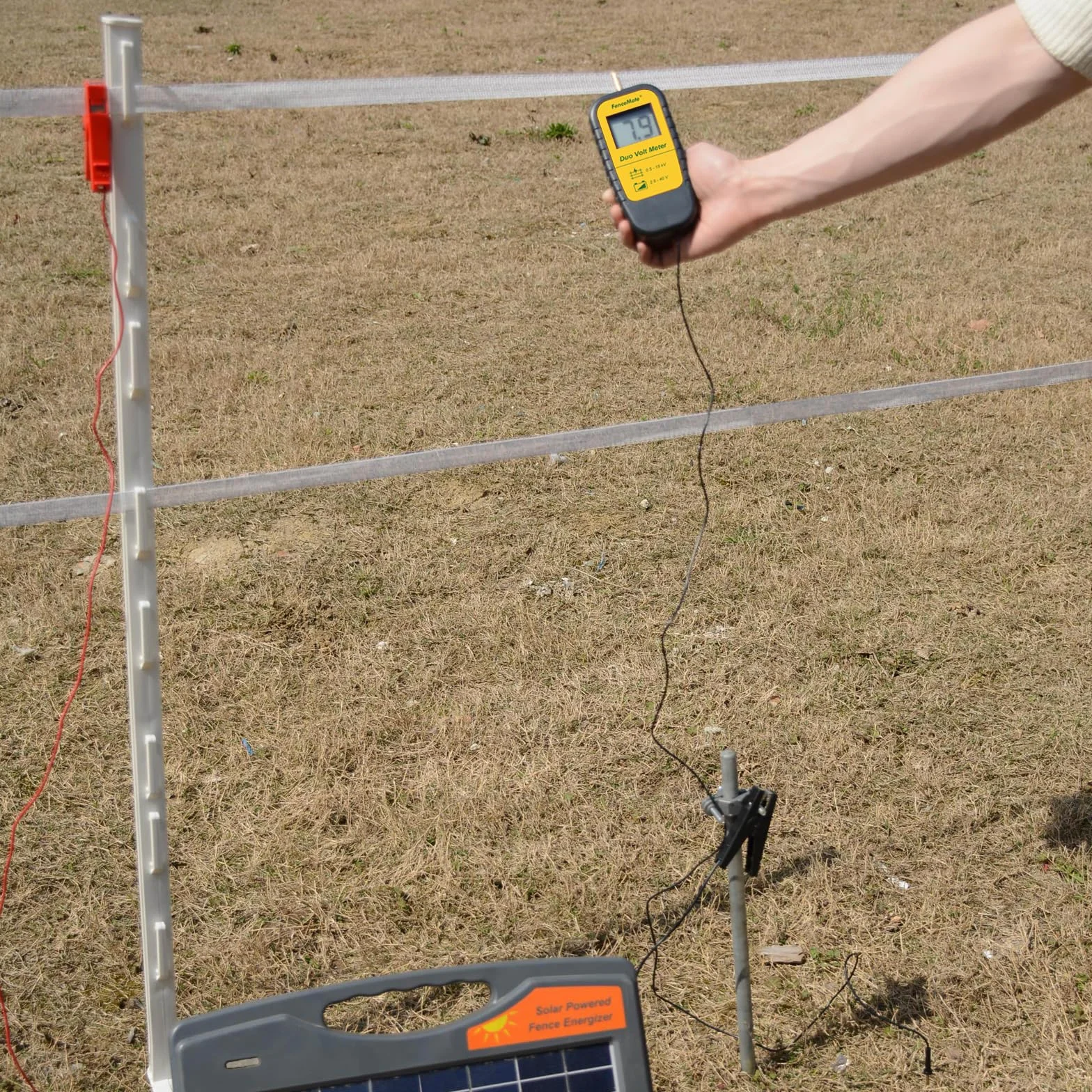 FenceMate Comprobador digital de vallas y batería/batería para comprobar la tensión de la valla eléctrica de 0,5 – 15 kV y voltaje de la batería 2,5-40 V, dispositivo de prueba de valla eléctrica para