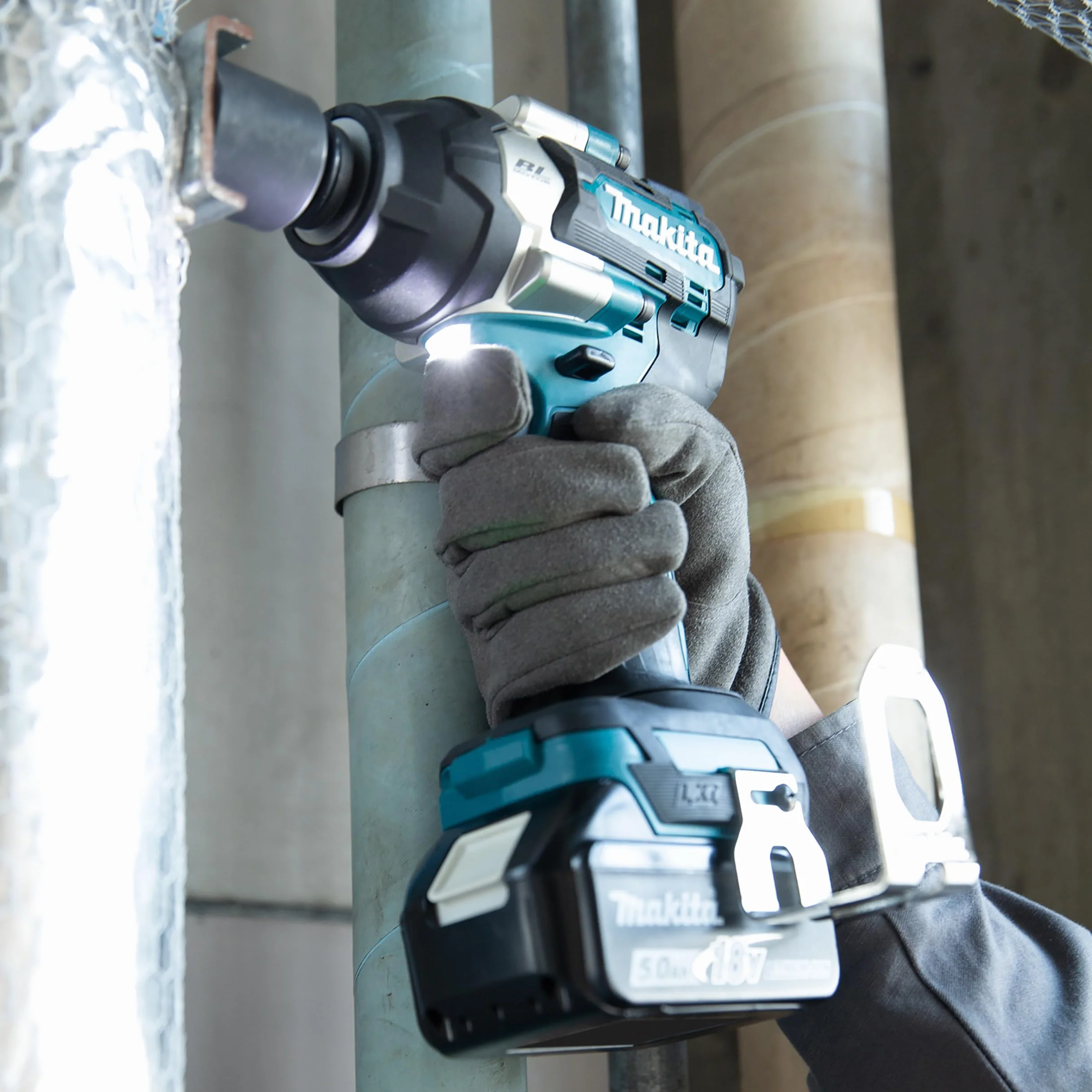 Makita DTW701Z Atornillador de impacto inalámbrico de 18 V (sin batería, sin cargador)