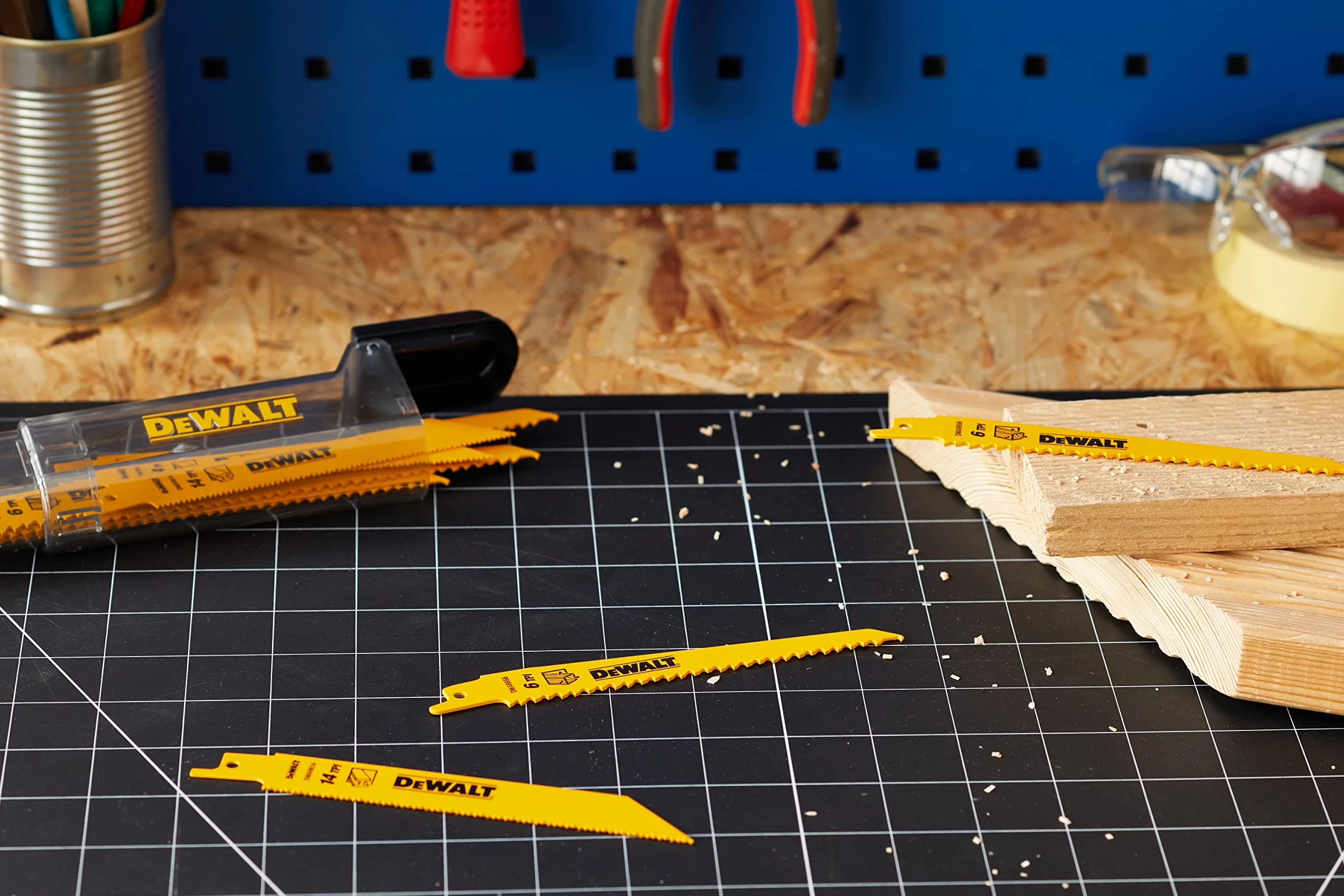 DEWALT Juego de hojas mixtas Bi-Metal para sierra reciproca con estuche para almacenamiento (12 piezas), DT2445-QZ