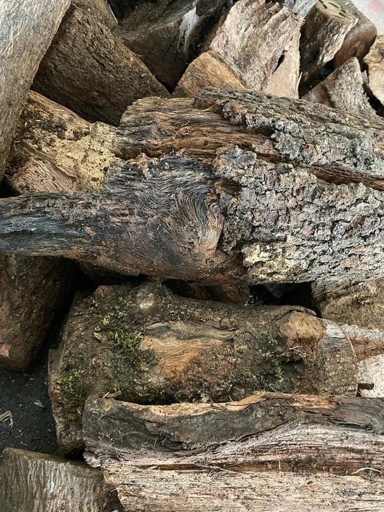 Mugar- Leña de Encina Seca Lista para Encender Chimeneas y Barbacoas- Producto de Poda Controlada - Varios Tamaños de Caja (20 kg)
