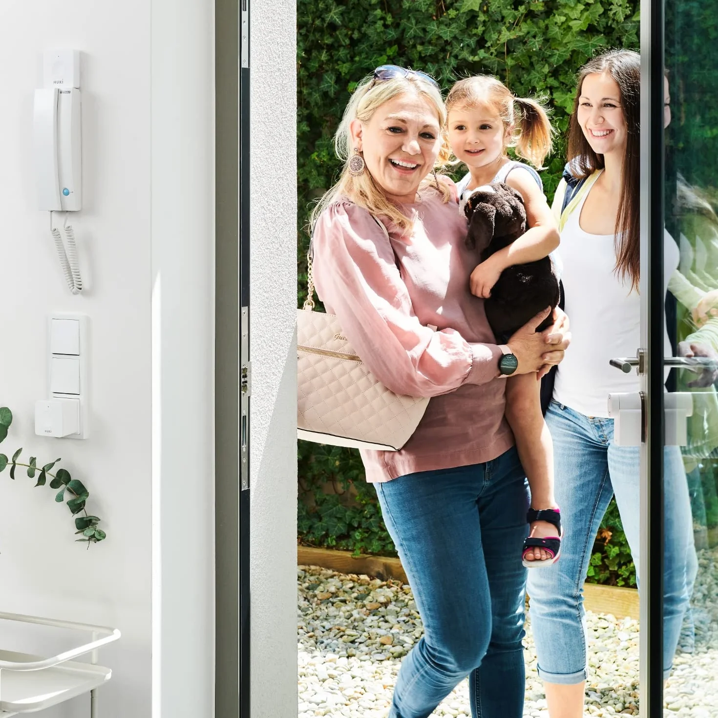 Nuki Opener, cerradura electrónica para edificios de apartamentos, controla tu interfono con el smartphone, abrepuertas automático, requiere Nuki Bridge WiFi, cerraduras inteligentes, blanco