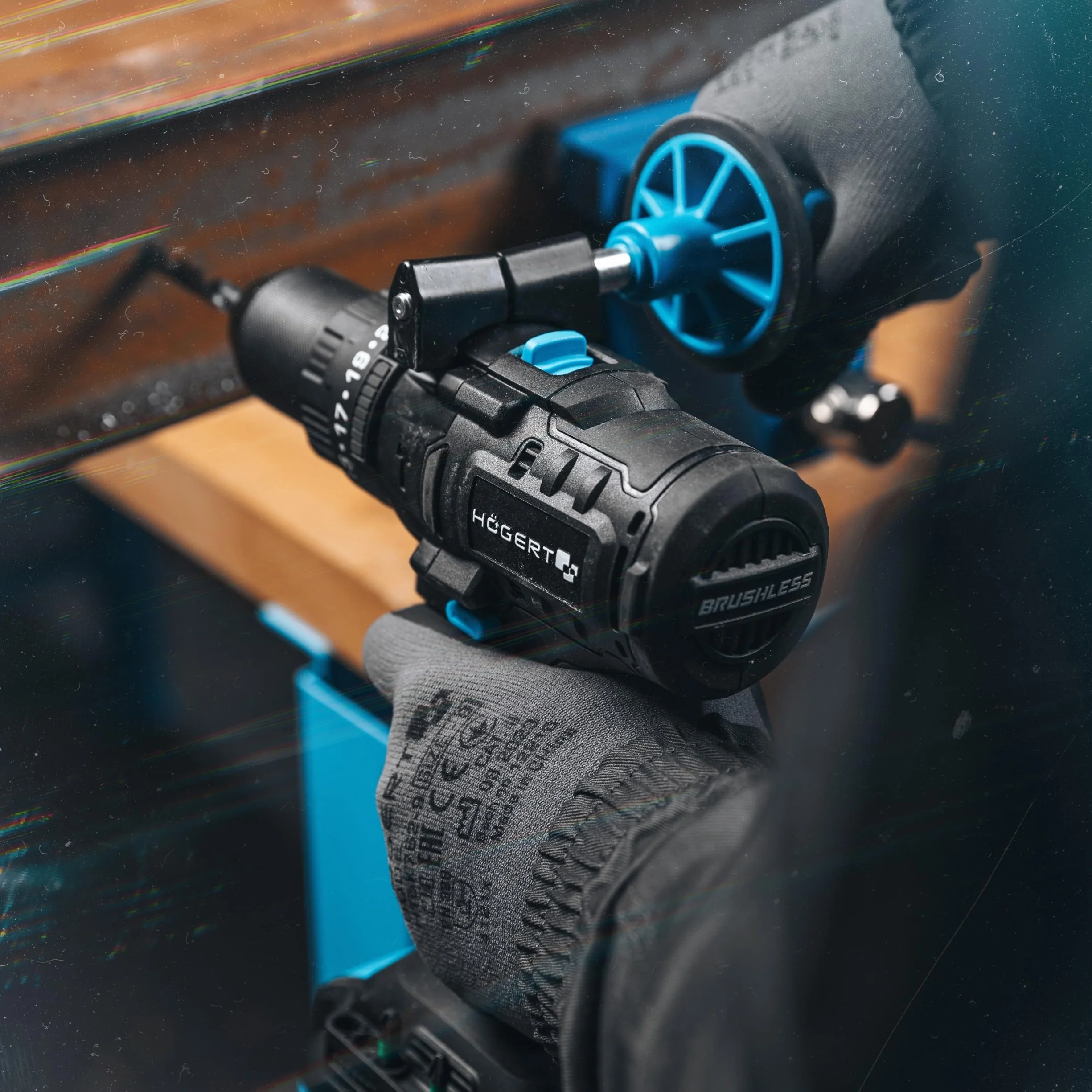 HÖGERT TECHNIK Set de taladro percutor a batería 18V, 200 Nm y 100 Nm, 2 atornilladores de impacto sin escobillas, 2 baterías, cargador 4A, iluminación LED, engranaje metálico, para madera y metal