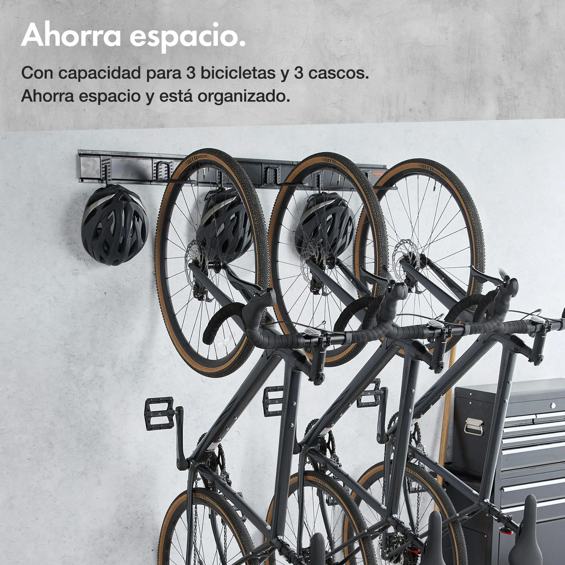 VonHaus Soporte de Bicicletas Pared Vertical – Colgador Pared 3 Bicis y 3 Cascos – Cuelga Bicis de Pared para Organizar Garaje – Soporte de Pared Bicicletas de Montaña o Carretera