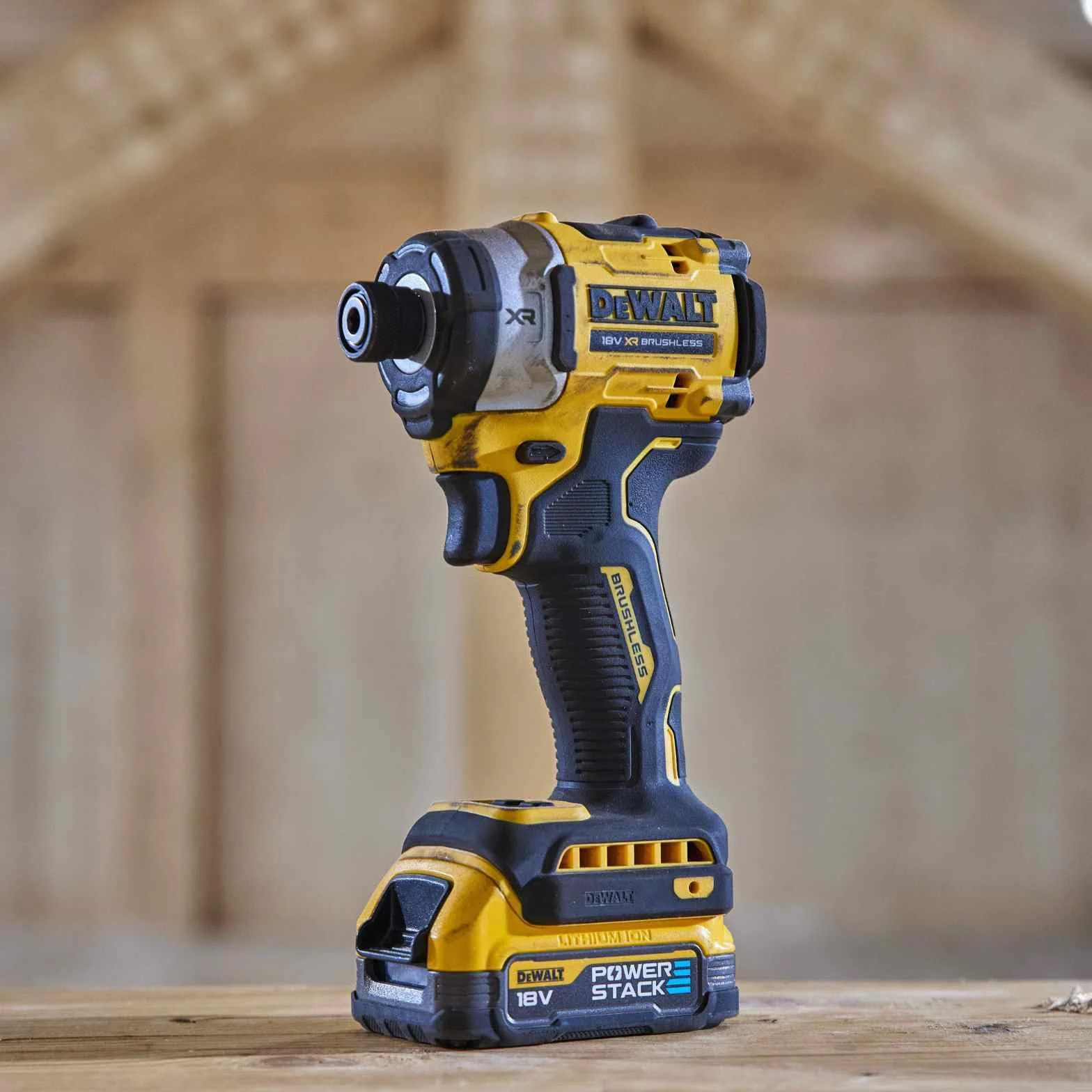 DEWALT solución dirigida a adultos para uso diario con formato versátil