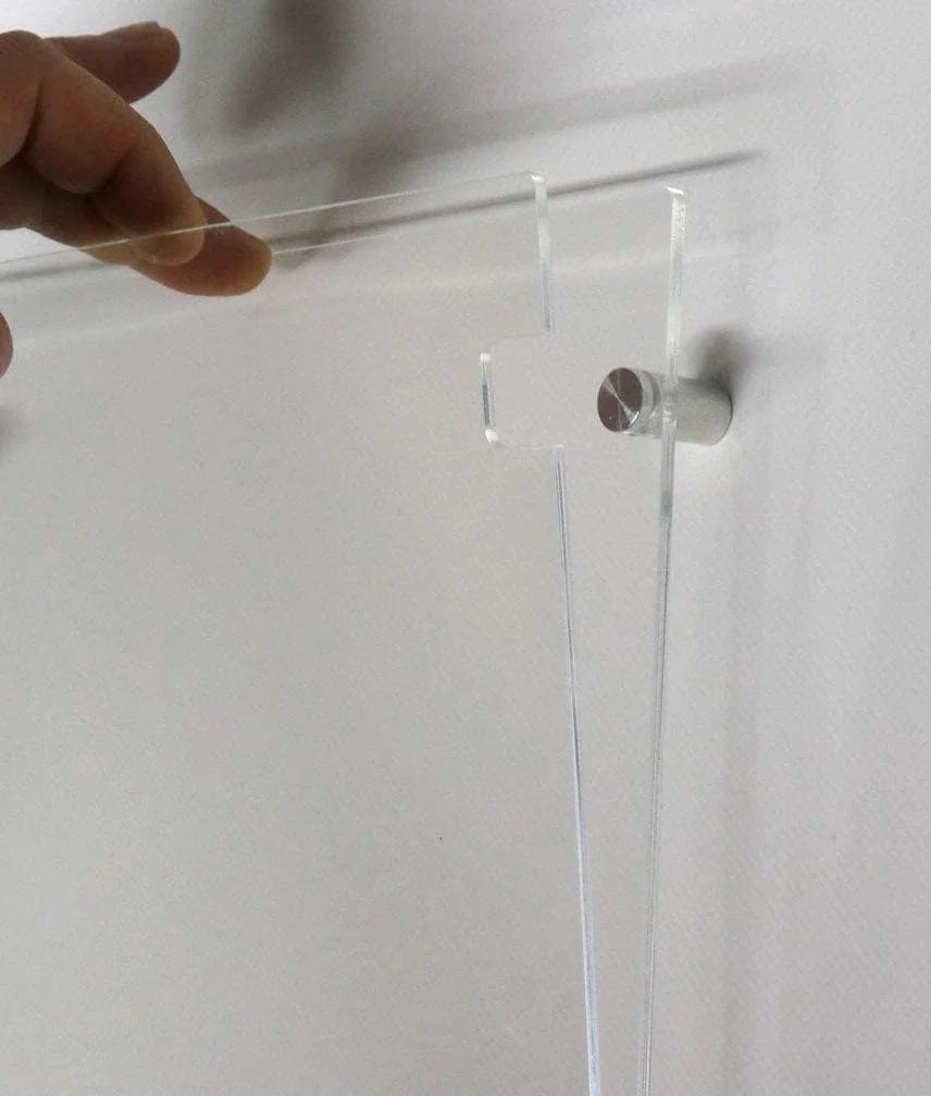 Placa de metacrilato de pared con bolsillo abatible A4 vertical 21x30 cm soporte para alertas y folletos