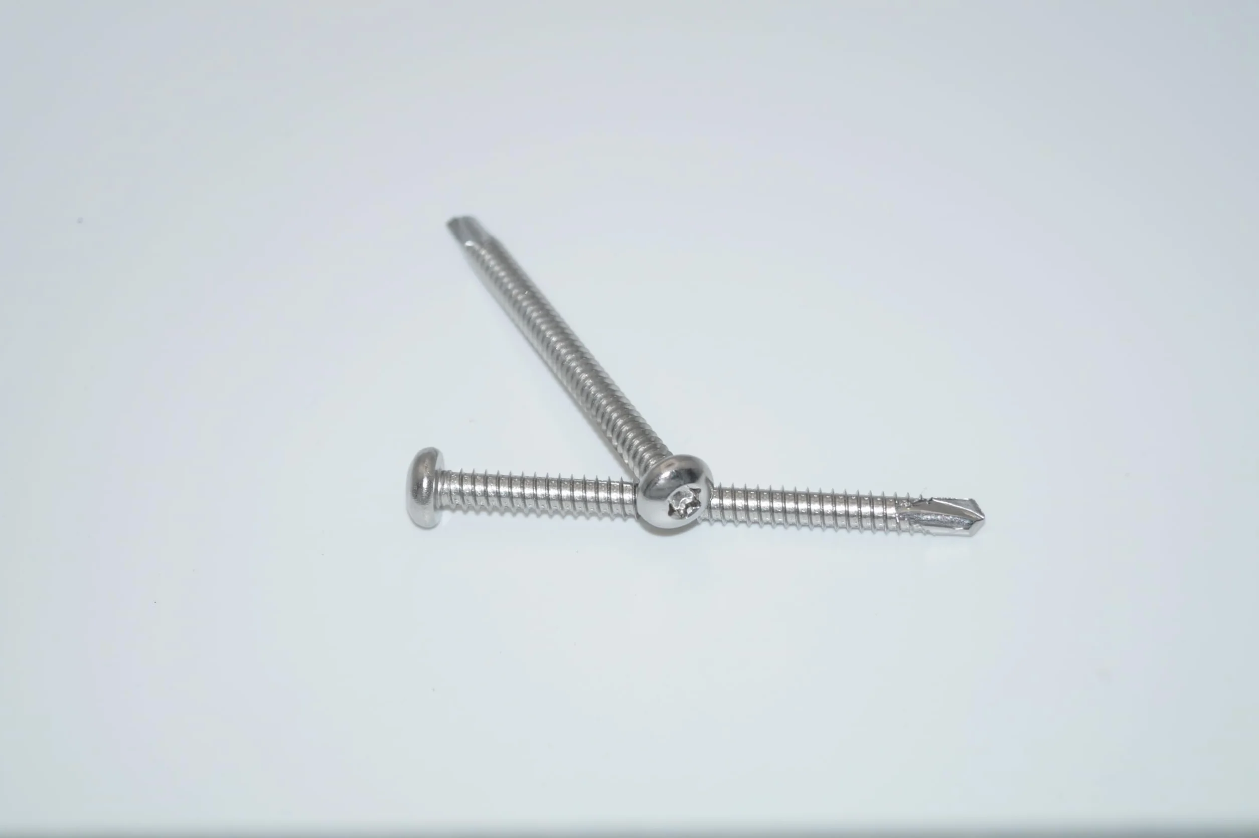 Tornillos de perforación 4,8 x 80, 60 unidades, tornillos de cabeza alomada TX – Forma M, acero inoxidable A2/V2A, tornillos autorroscantes DIN 7504/ISO 15480 – inoxidable
