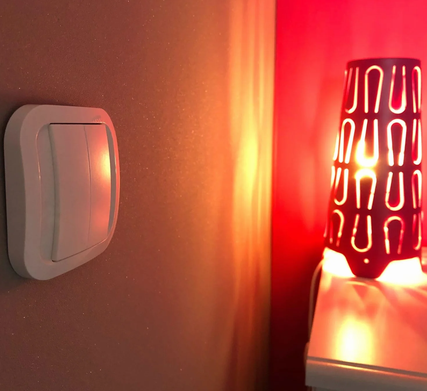Nodon - Philips Hue Interruptor Inalambrico Sin Pilas Ni Batería - Zigbee | Interruptor Inteligente para Intensidad Luminosa - Instalación Rápida - Smart Switch Compatible con Bridge Philips Hue v2