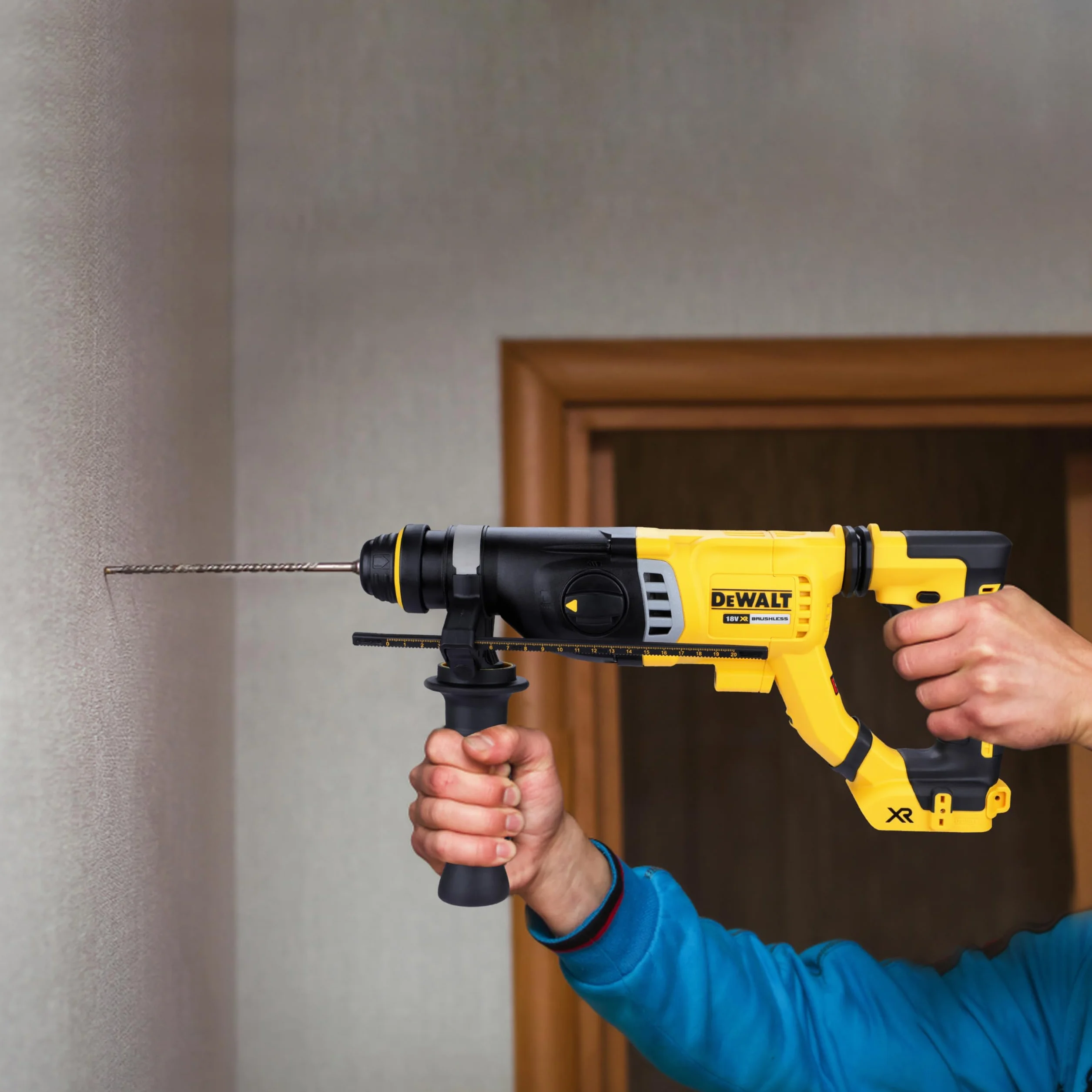 DEWALT DCH263N-XJ - Martillo combinado Dewalt SDS-plus XR de 18V, Motor sin escobillas para diversas aplicaciones de perforación y trabajos de cincelado ligero, 3J, No incluye batería ni cargador.