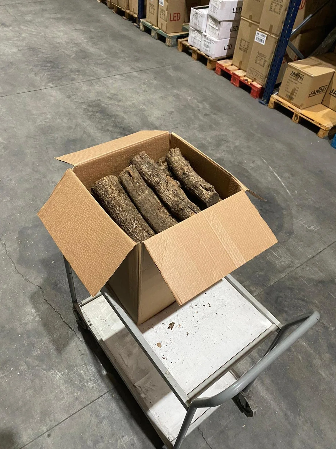 Jandei - Leña de Roble (24Kg) Tronco Mediano 30-40cm. Totalmente Seca, para Chimeneas, Barbacoas, Calderas, Estufas y Cocinas. Origen España, Marrón, JNM-0001