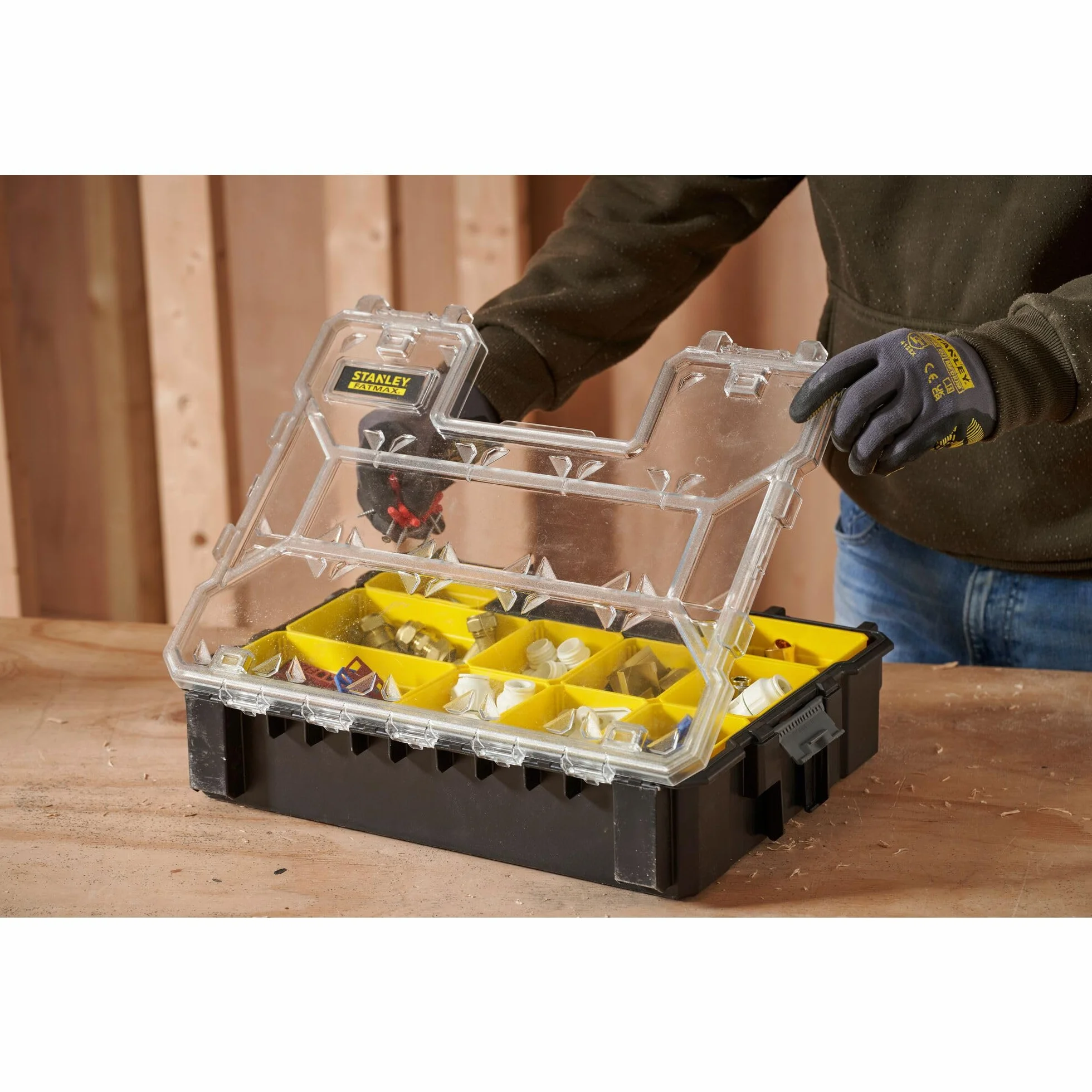 Stanley Caja de almacenamiento FatMax (44,29 cm x 35,60 cm x 11,00 cm, compartimentos profundos, cierres de plástico robustos, cajas extraíbles, tapa resistente a arañazos y golpes) 1-97-521