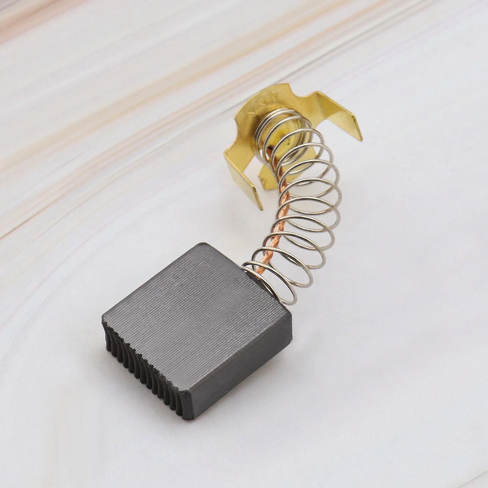 ECSiNG 2 Pares de Cepillos de Carbón 7x17x17mm Compatible con Sierra Ingleteadora Rexon M2500A Piezas de Repuesto para Herramientas Eléctricas Accesorios para Herramientas Eléctricas