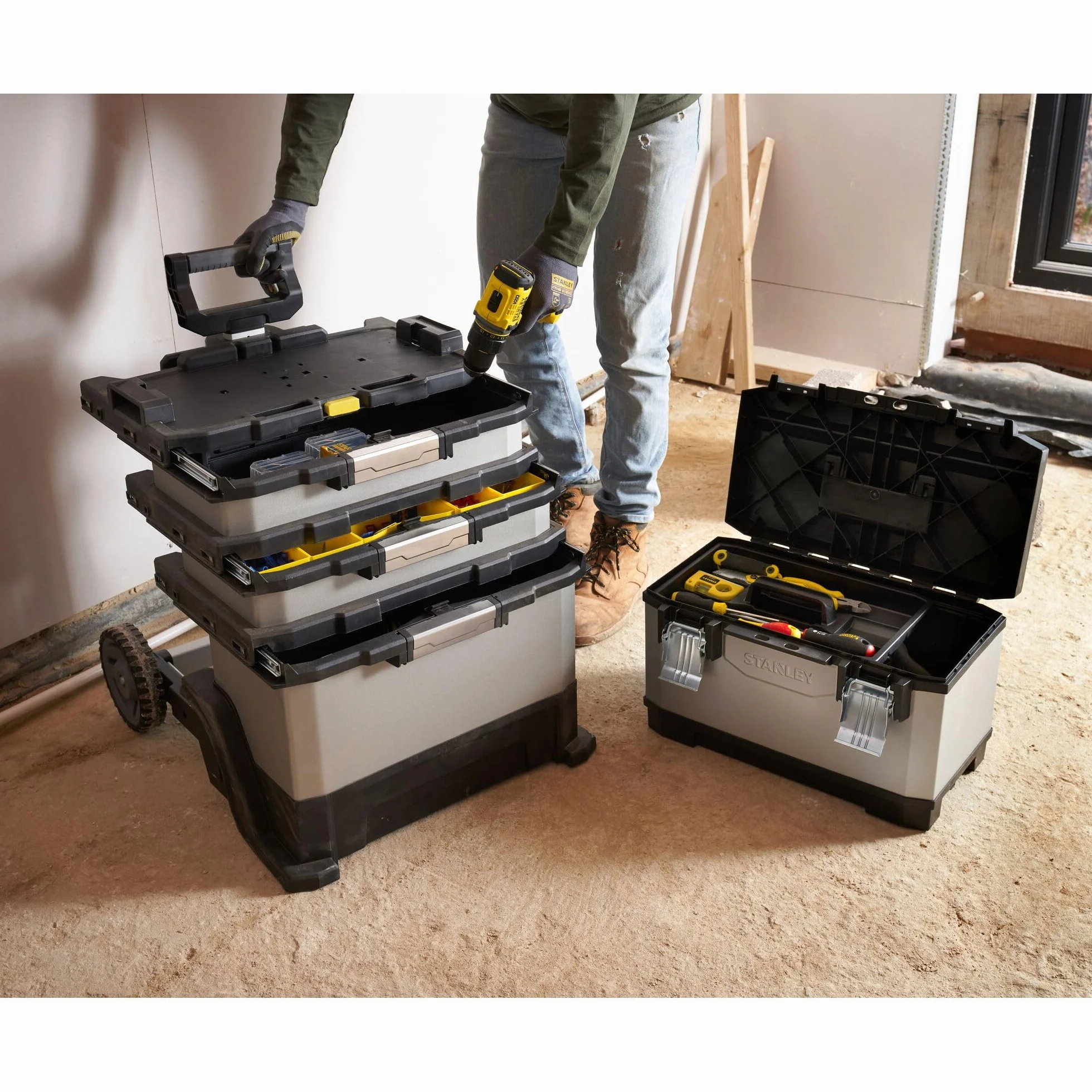 STANLEY FATMAX Taller Móvil Metálico, Carro de Herramientas, Caja Versátil para Piezas Pequeñas y Grandes, Ruedas 17cm, Cierres Metálicos Antioxidantes, 1-95-622