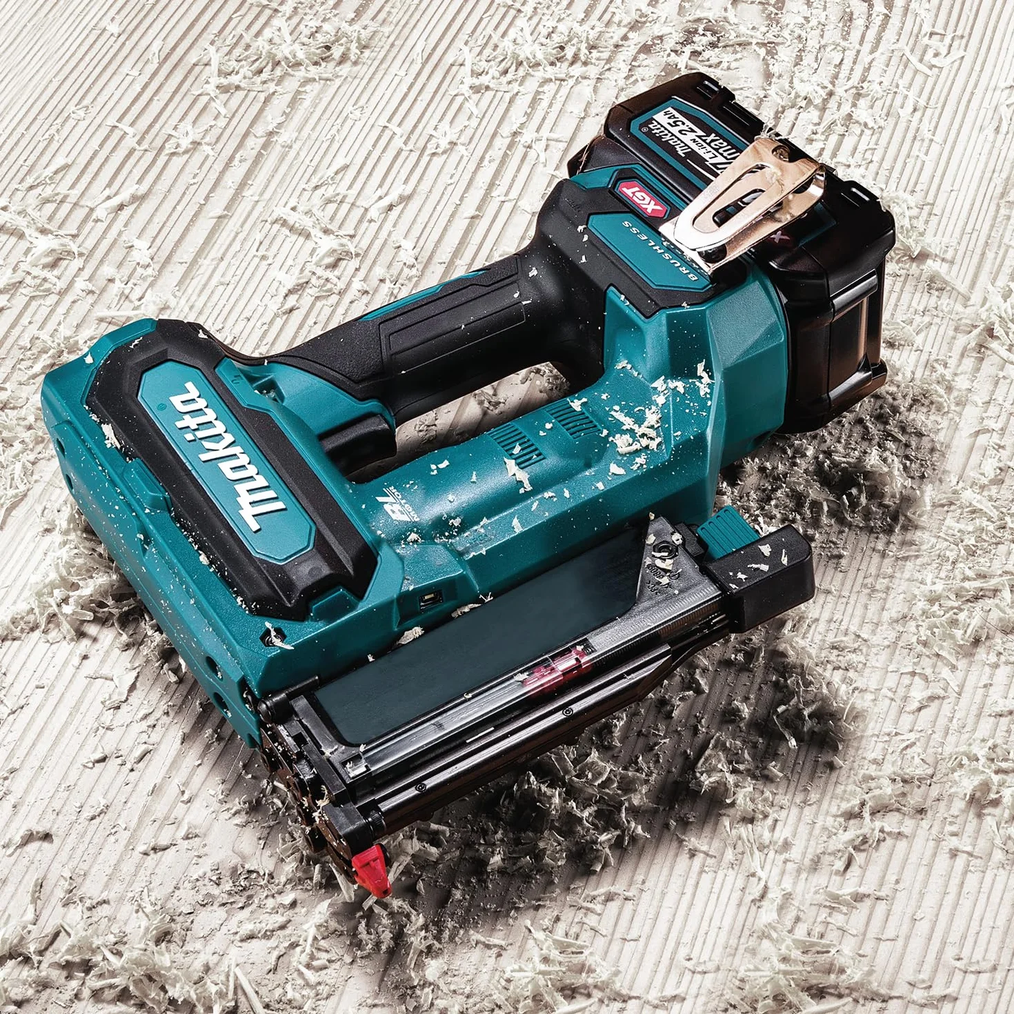 Makita PT001GZ Clavadora sin escobillas 40V Max Li-ion XGT Baterías y cargadores no incluidos