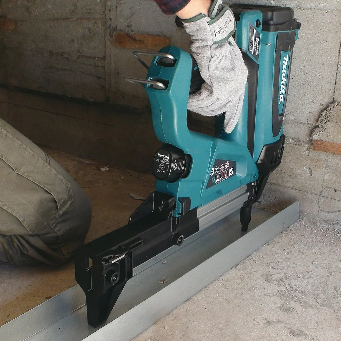 Makita GN420CLSE - Clavadora De Gas A Batería