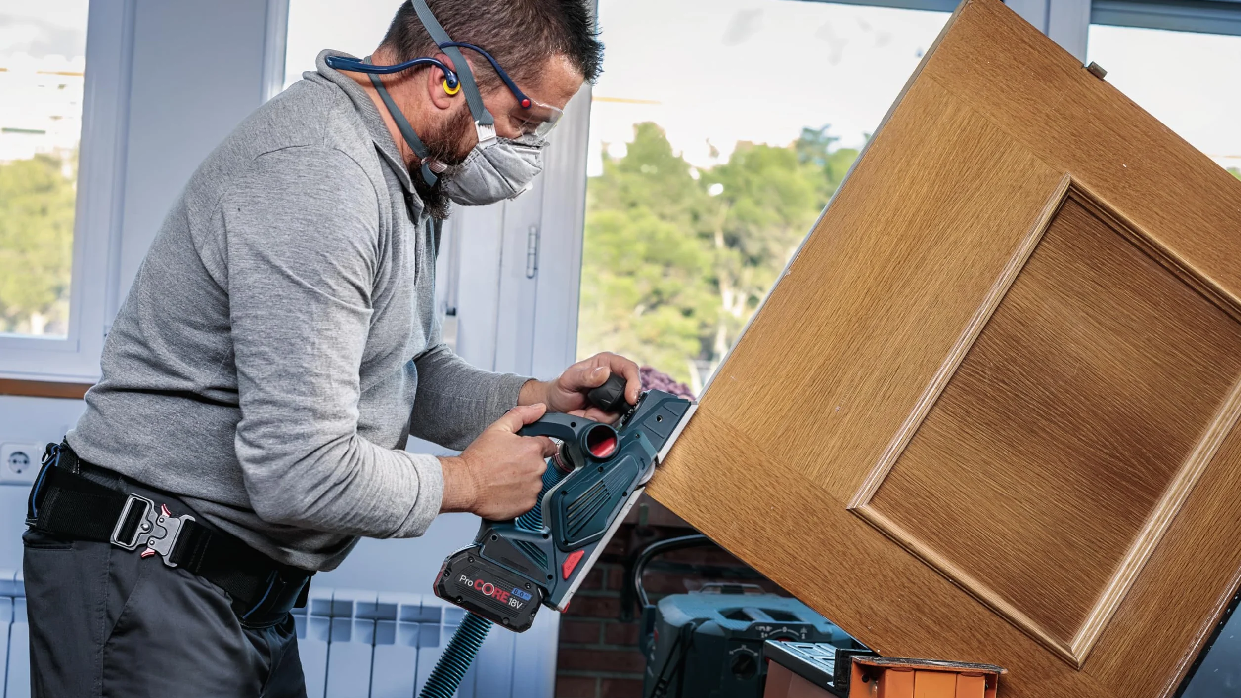Bosch 10x Cuchilla para cepillo PRO (para Tableros recubiertos de plástico, Madera dura, 56 x 5,5 x 1,1 mm, Professional Accesorios Cepillo, Cepillo a batería)