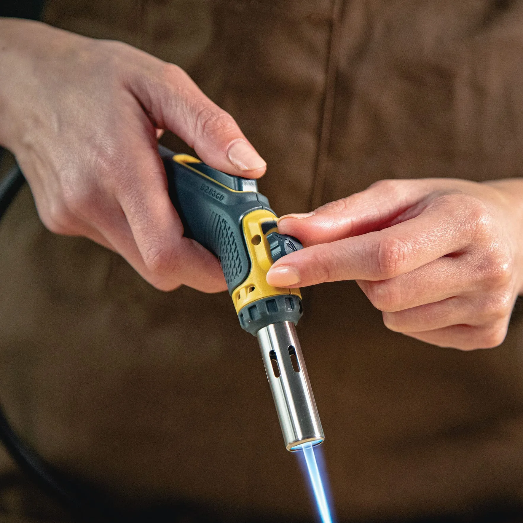 Bernzomatic FirePoint Creator Tool - Antorcha de mano con llama de precisión para uso con Bernzomatic MAP-Pro o combustible propano (Firepoint Tool)