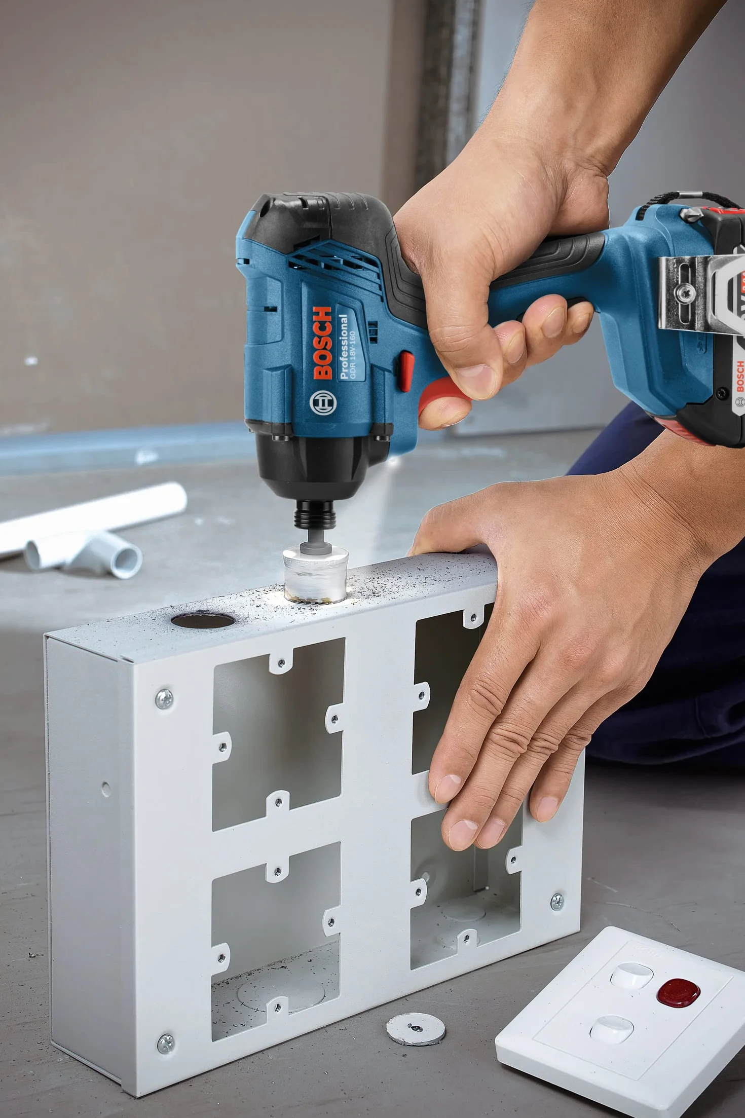 Bosch Professional GDR 18V-160 - Atornillador de impacto a batería (18V, 160 Nm, sin batería, en caja)