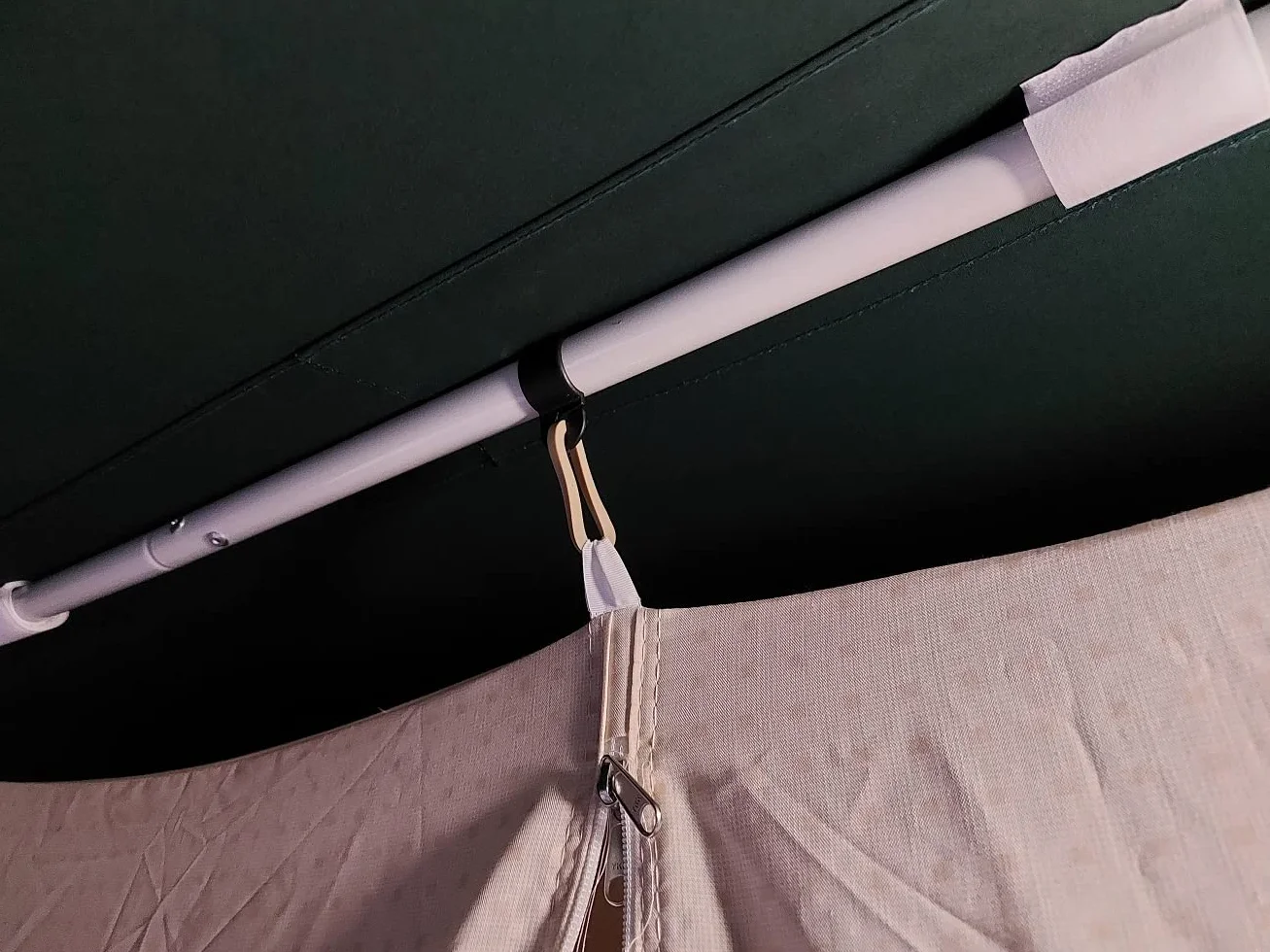 Gancho doble techo diametro 25mm, bolsa de 25 unidades para avances y tiendas camping