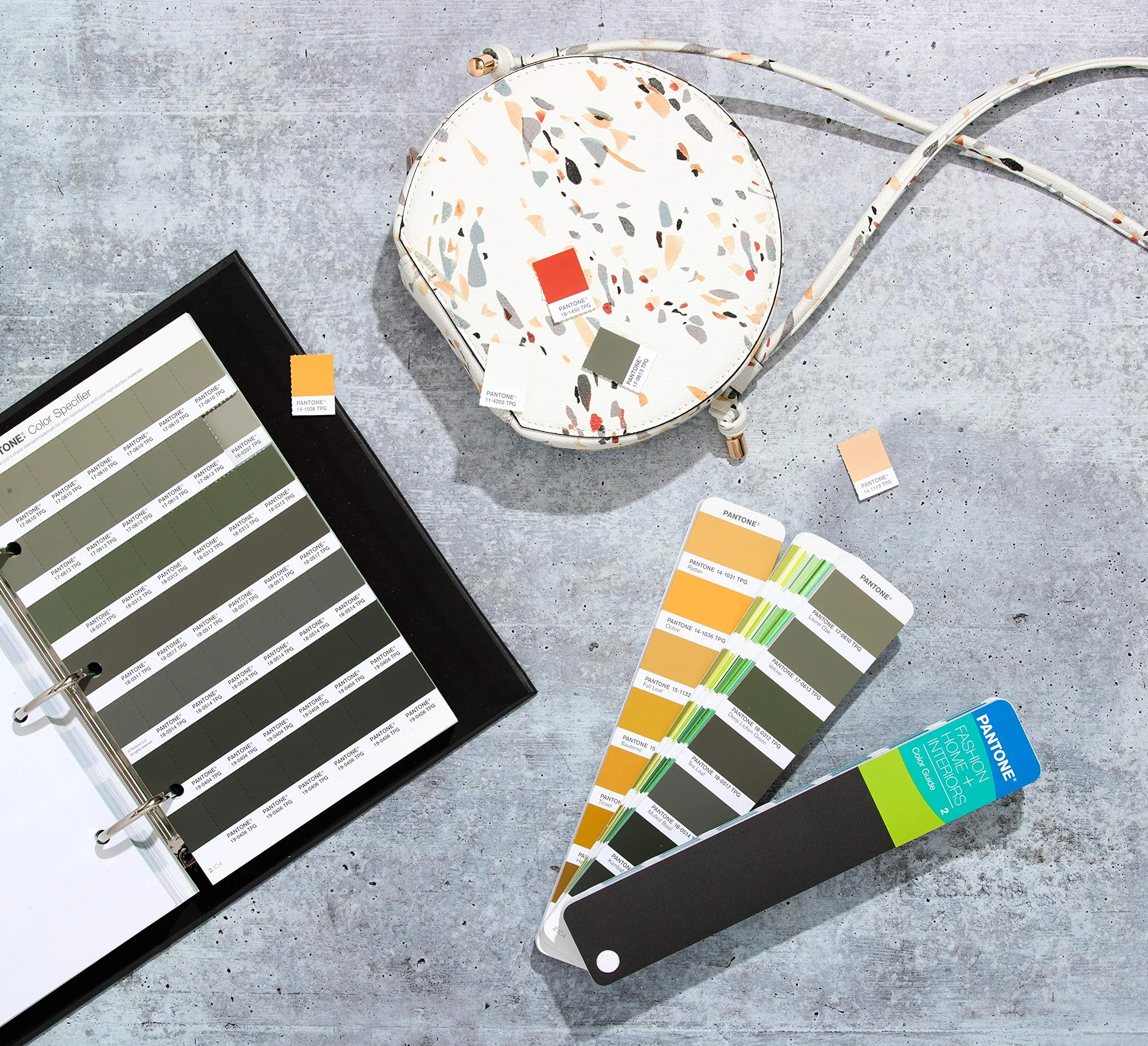 PANTONE FHIP230A - Libro y guía, marrón, 4 piezas