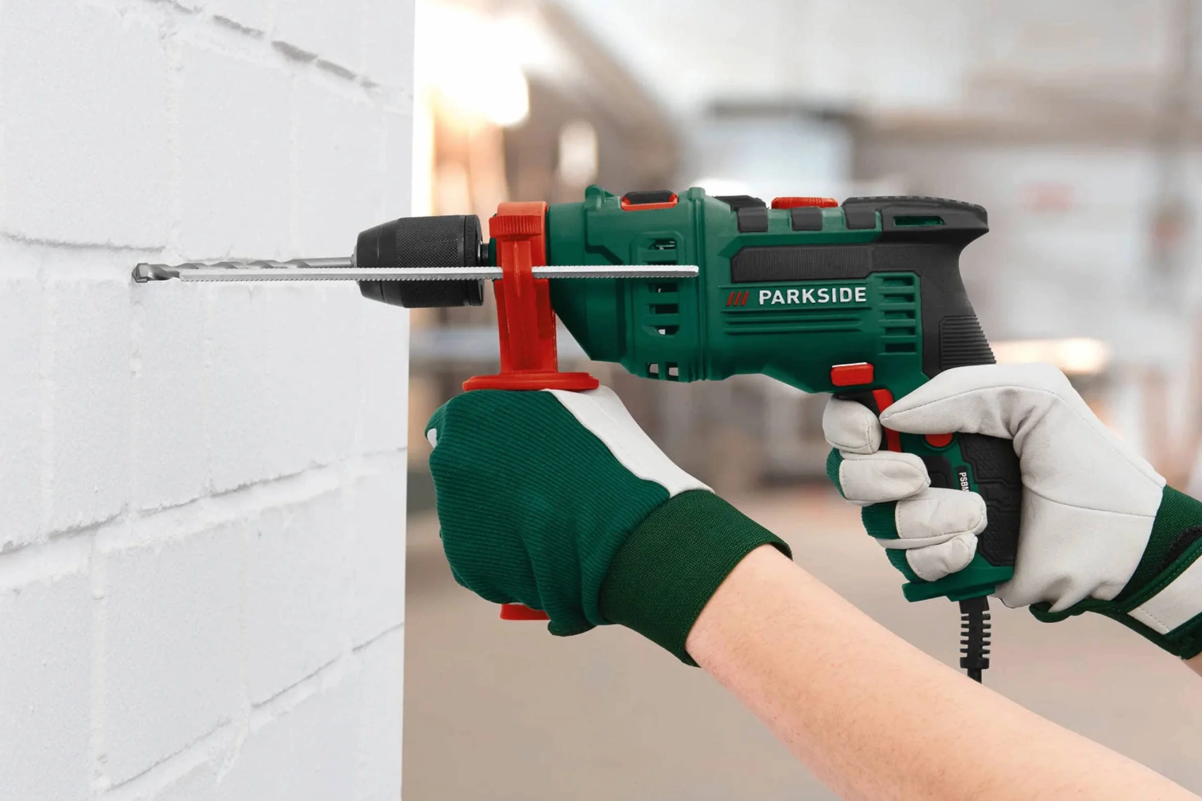 Taladro de percusión Parkside 750w PSBM 750 B3 Ideal para perforar hormigón, piedra, metal o madera. Incluye un tope de profundidad de metal. Viene con un enchufe de Reino Unido