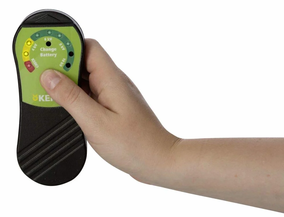 Kerbl 445599 - Comprobador de valla con indicador LED (comprobador de vallas de pasto, indicador de voltaje, indicador LED de estado de la batería)