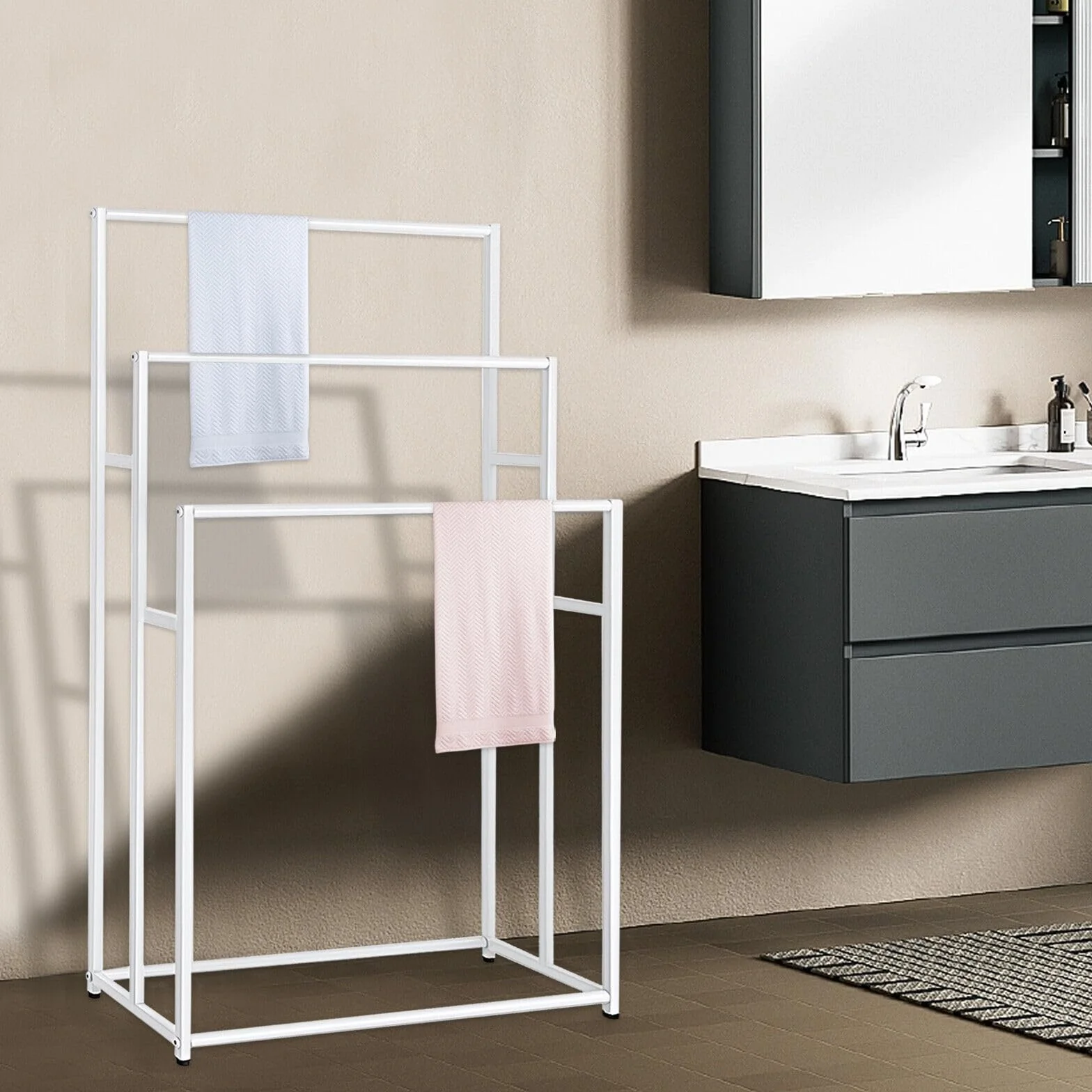 Toallero de pie de 3 niveles, de gran tamaño, con reposapiés ajustables, para dormitorio, baño, balcón, piscina, blanco