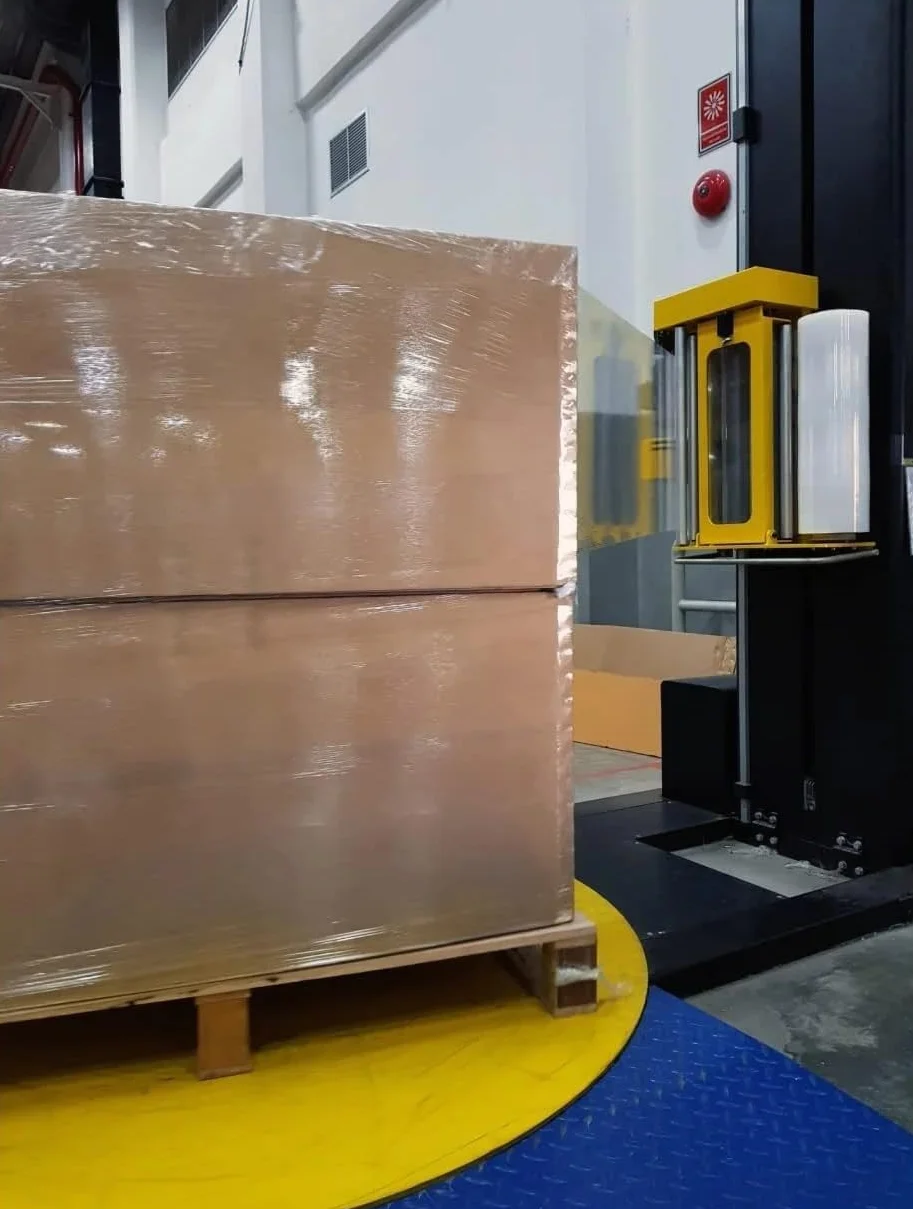 Rollos Film Estirable Transparente - 2Kg por Rollo, 23 Micras, 60 cm de Ancho, 240m Lineales - Envoltura para Embalaje Industrial, Mudanzas y Paletizados (6, 300 Metros)