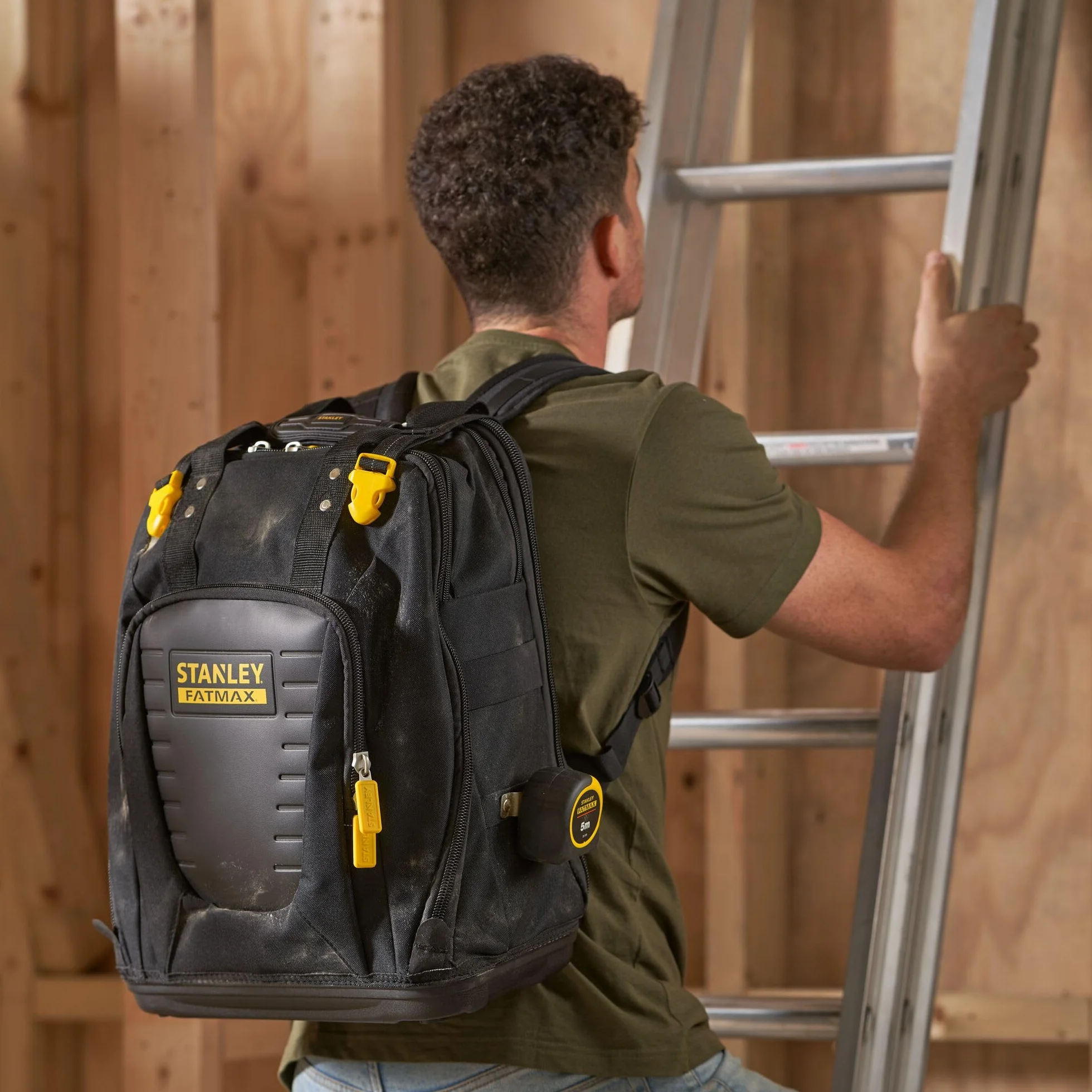 STANLEY FATMAX Mochila de acceso fácil, para herramientas, duradera y espaciosa, compartimento para portátil, múltiples bolsillos, base impermeable, 48x34x19 cm, FMST1-80144