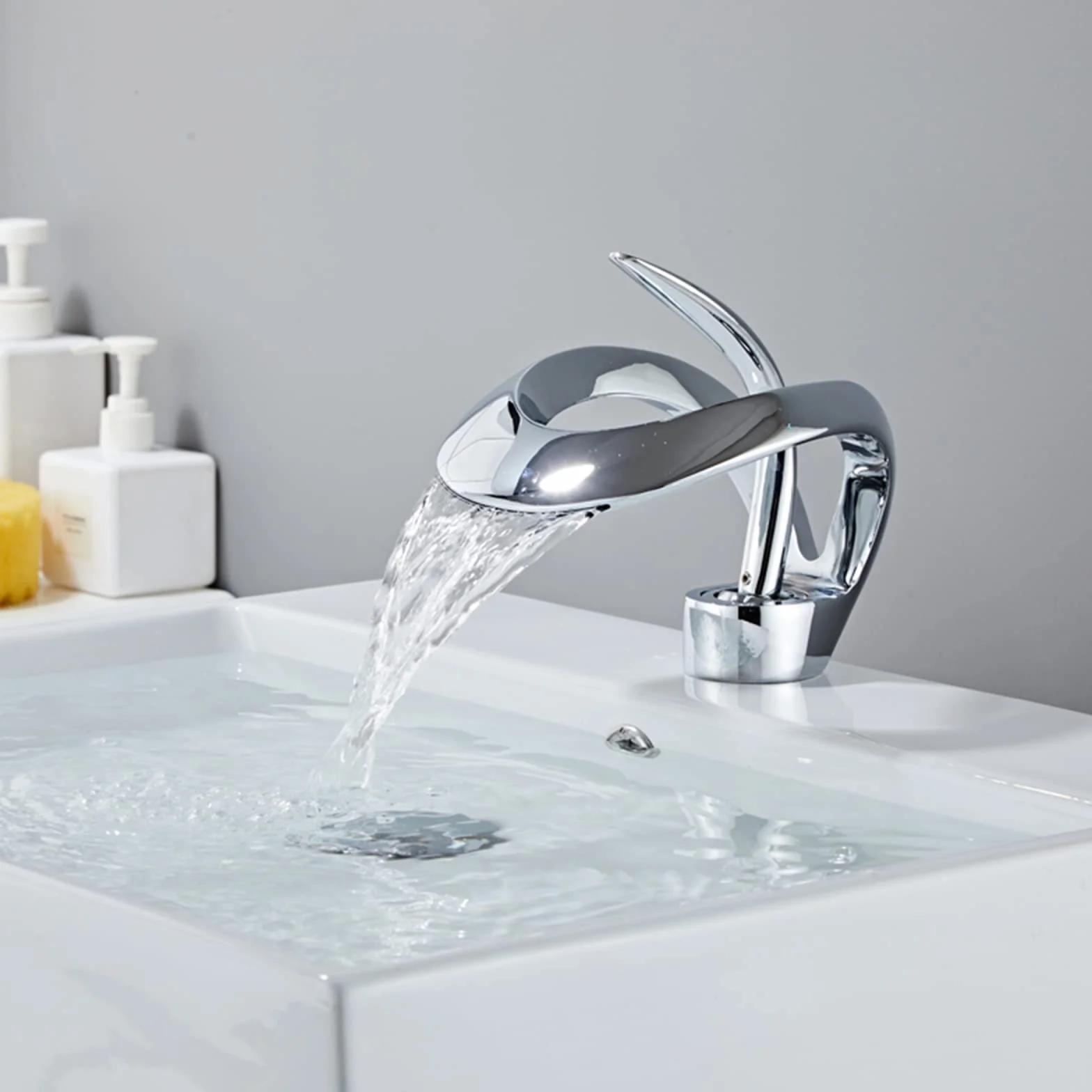 Grifo de lavabo,Grifo Lavabo Cascada Moderno,Grifo de lavabo con bonito diseño,Grifo de baño para agua fría y caliente, Válvula De Cerámica,Ajustable de Caliente y Frío,Cromado,Normal