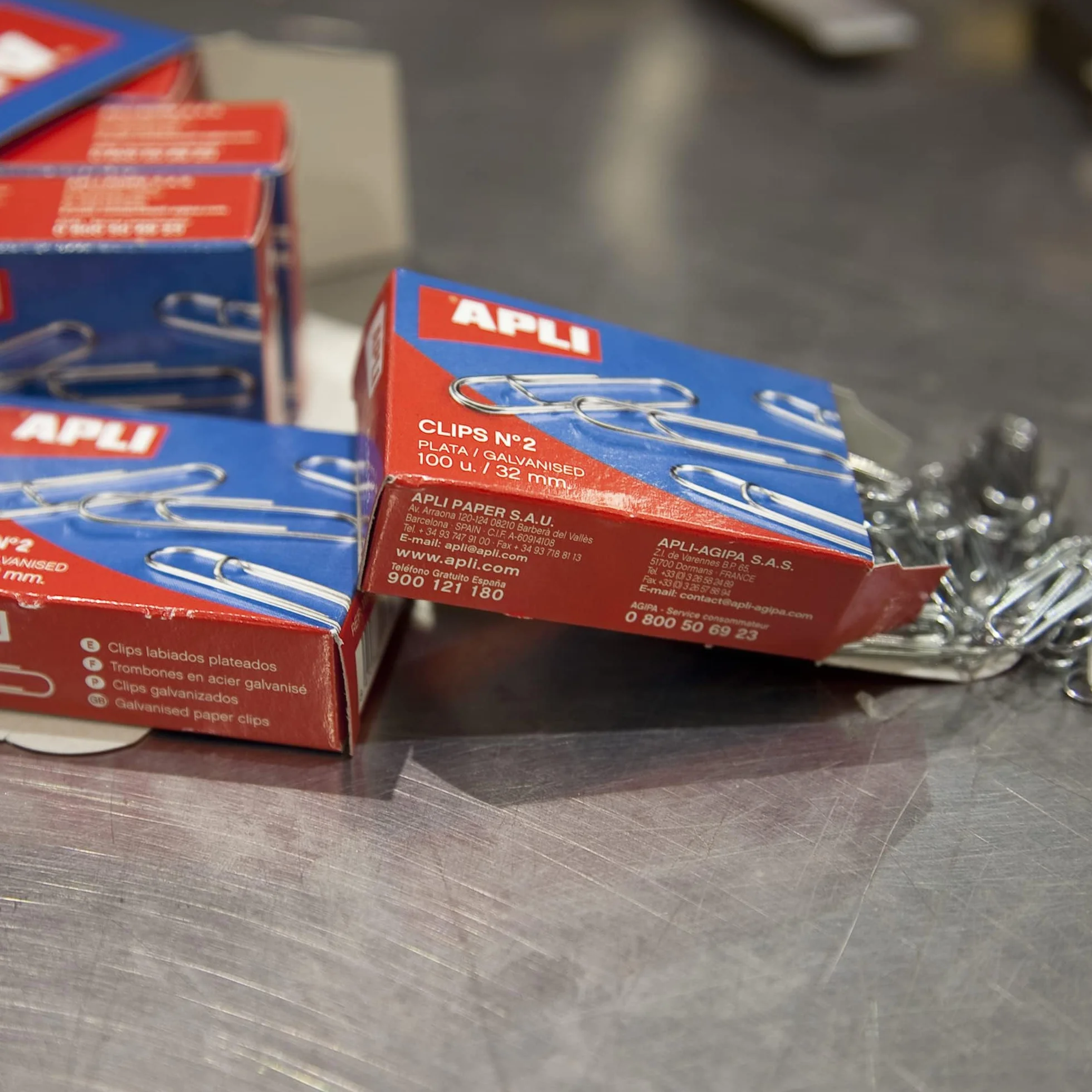 APLI Clips galvanizados 32 mm 100 u Plata