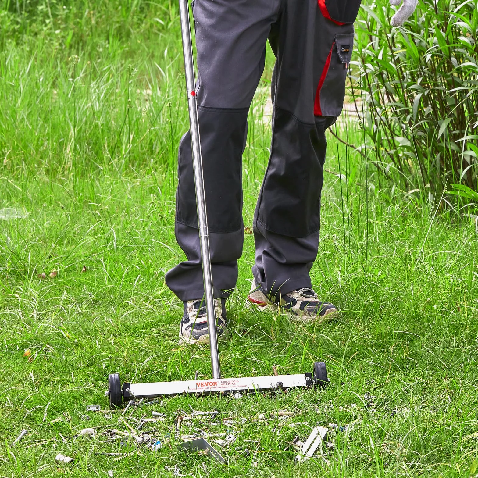 VEVOR Barredora Magnética de 44,5 cm con Ruedas y Mango Ajustable Capacidad de 4,5 kg, Mini Barredora Liviana Magnética para Recoger Clavos y Tornillos Fácil Limpieza del Taller, Garaje, Patio