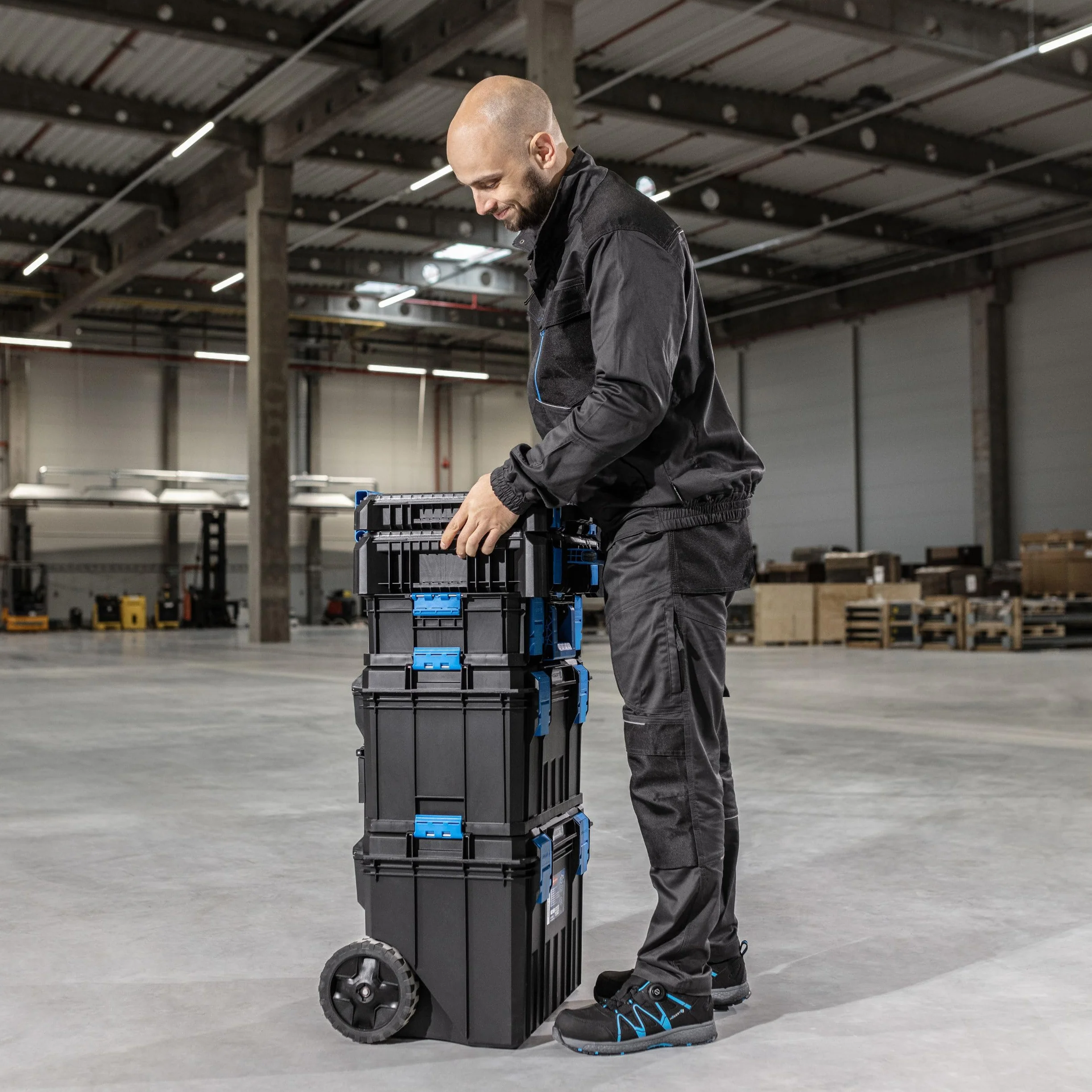 Högert Technik - Set de Cajas 4 en 1 HT7G500, Caja Herramientas con Ruedas, Resistente a Daños, Maletin Herramientas a Prueba de Polvo, Cierres Robustos de ABS, Estructura Modular