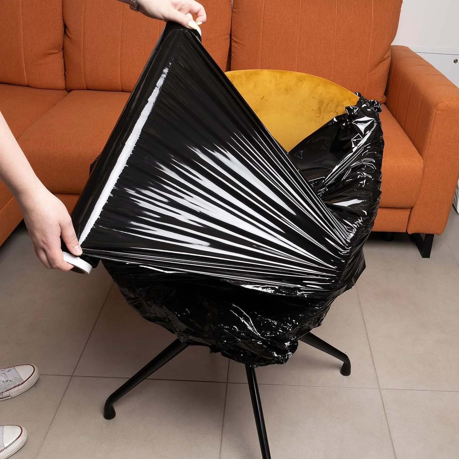 V1 Trade Lámina elástica negra para muebles, 150 m x 40 cm, 23 my, lámina de embalaje en rollo, lámina para mudanza, estiramiento 250 %
