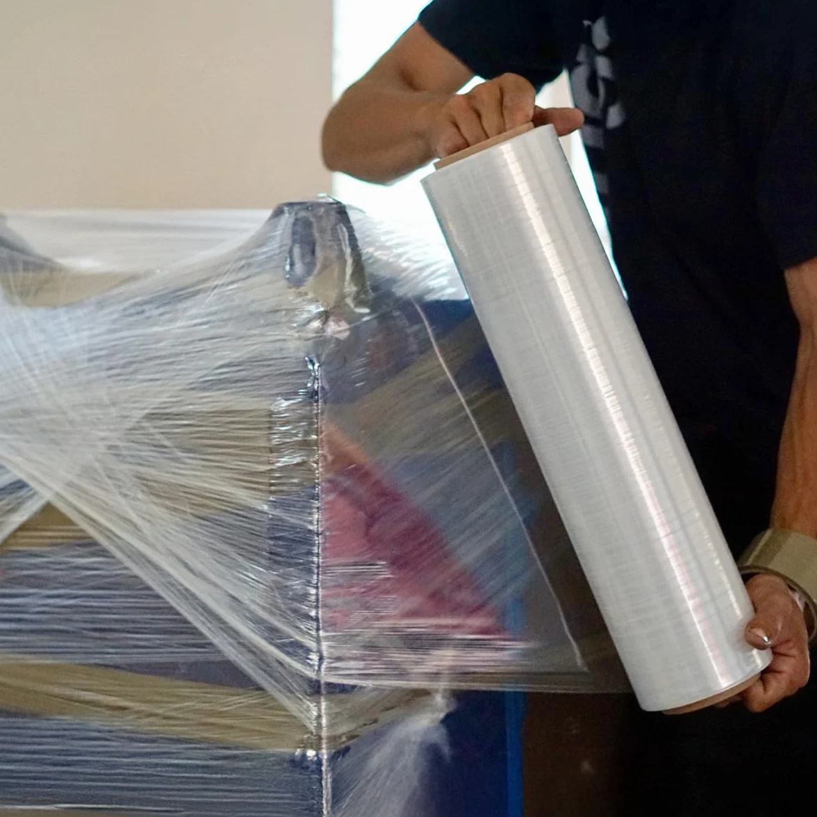 6 rollos de film estirable de 500 mm de ancho y 300 m de largo Transparente 20my - Film de embalaje robusto y flexible para envolver con seguridad, asegurar la carga, rollo de film estirable,
