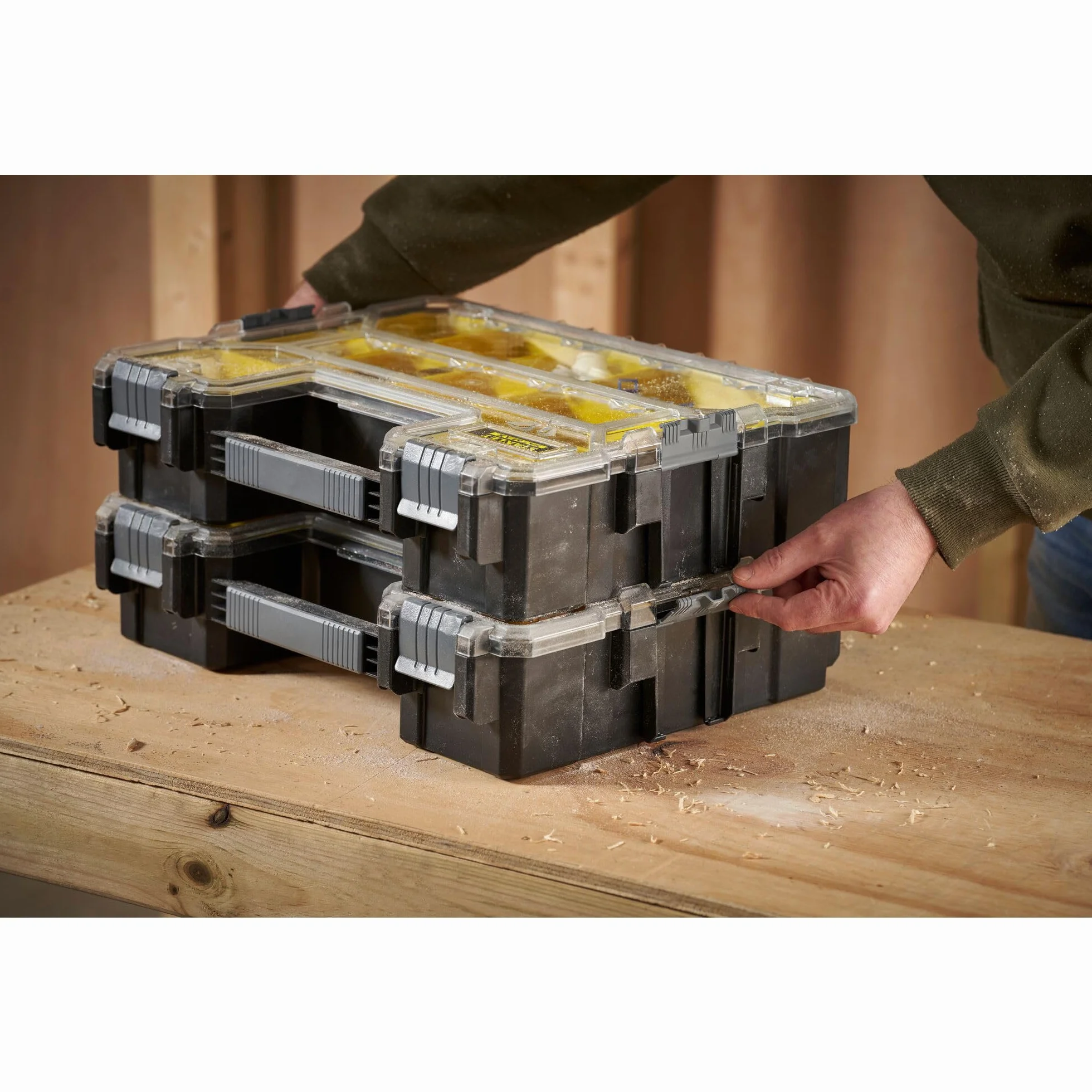 Stanley Caja de almacenamiento FatMax (44,29 cm x 35,60 cm x 11,00 cm, compartimentos profundos, cierres de plástico robustos, cajas extraíbles, tapa resistente a arañazos y golpes) 1-97-521