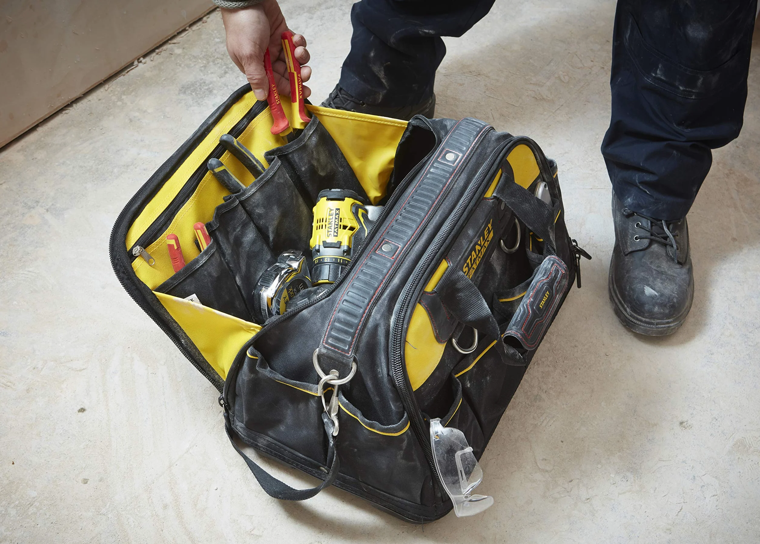 STANLEY FATMAX Bolsa de Herramientas Acceso Múltiple, Estructura Rígida, Tamaño 41x29x24 cm, Bolsillo frontal con cierre, Asa ajustable, Acceso a las herramientas, FMST1-73607