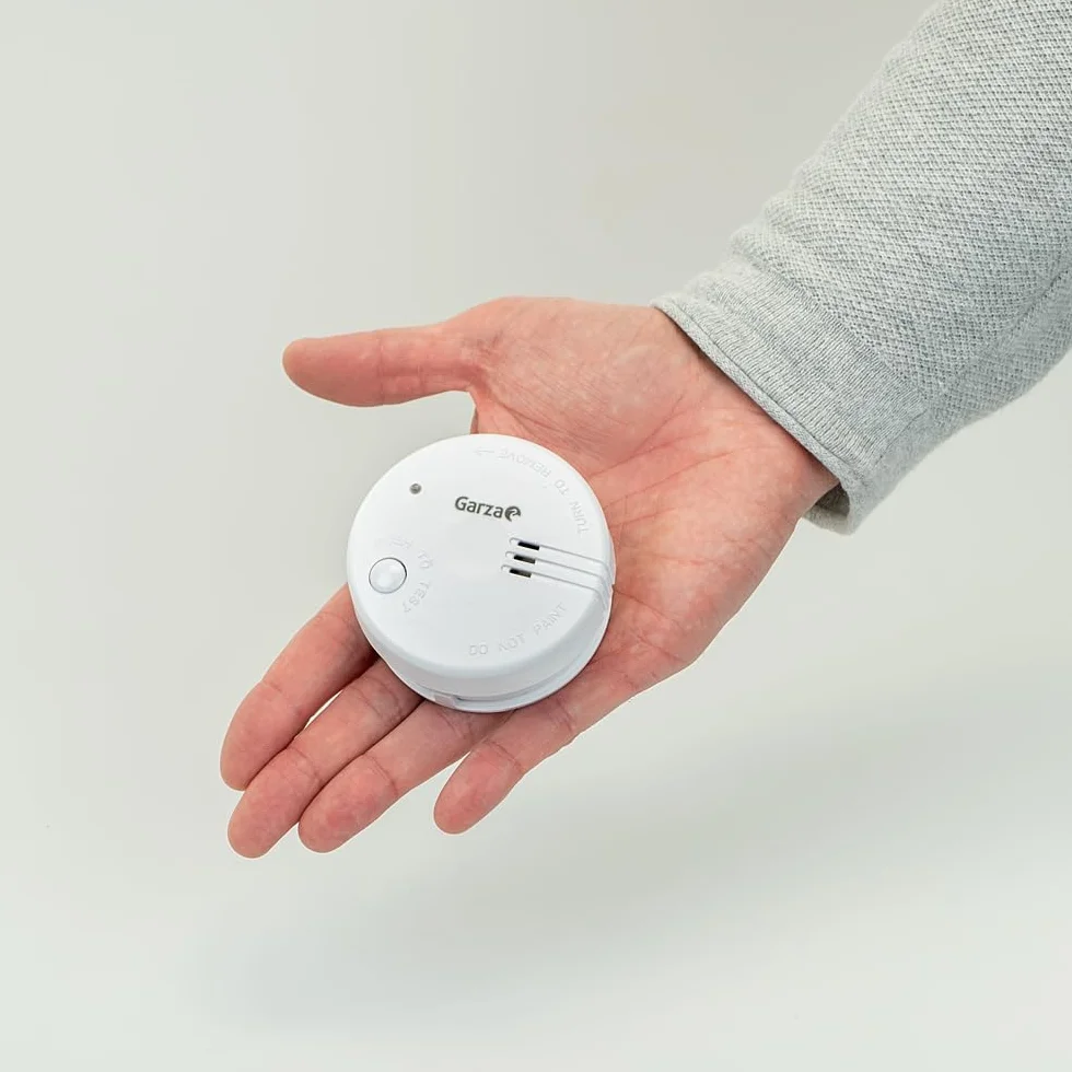 Garza - Pack de 3 Detectores de Humo Mini, Diseño Ultracompacto, Sensor Fotoeléctrico, Alarma 85dB, Batería 9V Incluida, Instalación sin Cables, Indicador LED y Botón Test