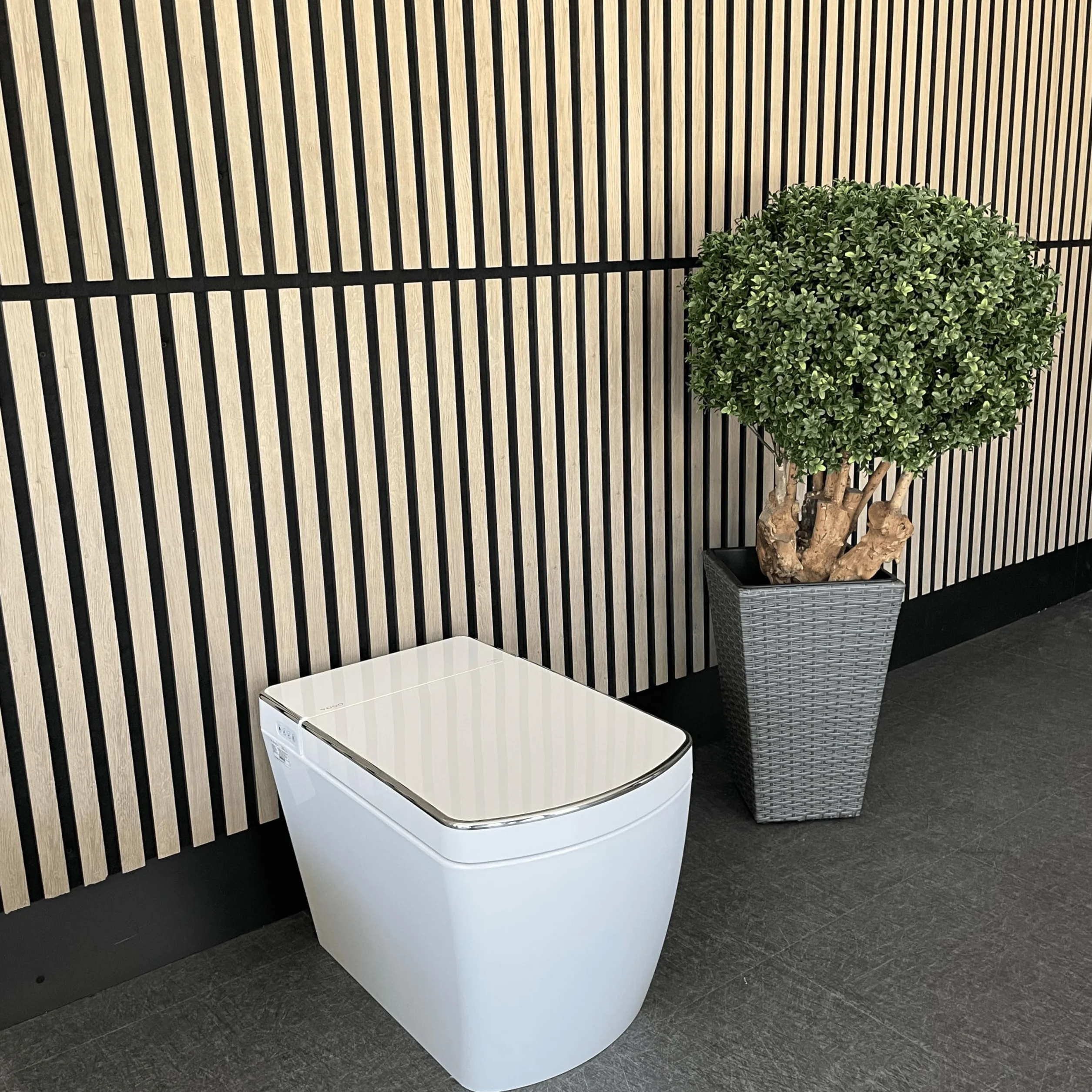 Inodoro Inteligente de Estilo Japonés Tokio | Temperatura asiento ajustable | Chorrito de agua | Mando a distancia | Descarga automática.