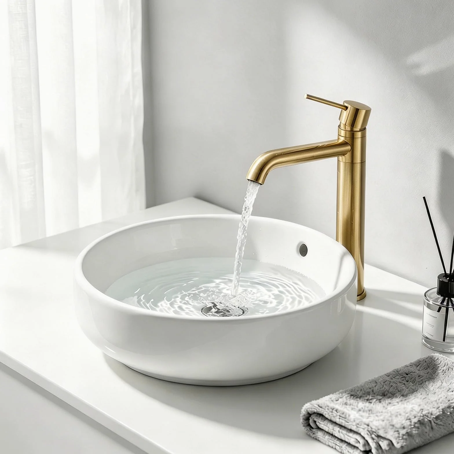 Grifo Lavabo Alto Giratorio 360°, DETBOM Grifo Monomando Agua Fría y Caliente, Grifos Dorado para Lavabo de Encimera, Mezclador de Baño, Acero Inoxidable 304, Aireador Extraíble, Oro Cepillado