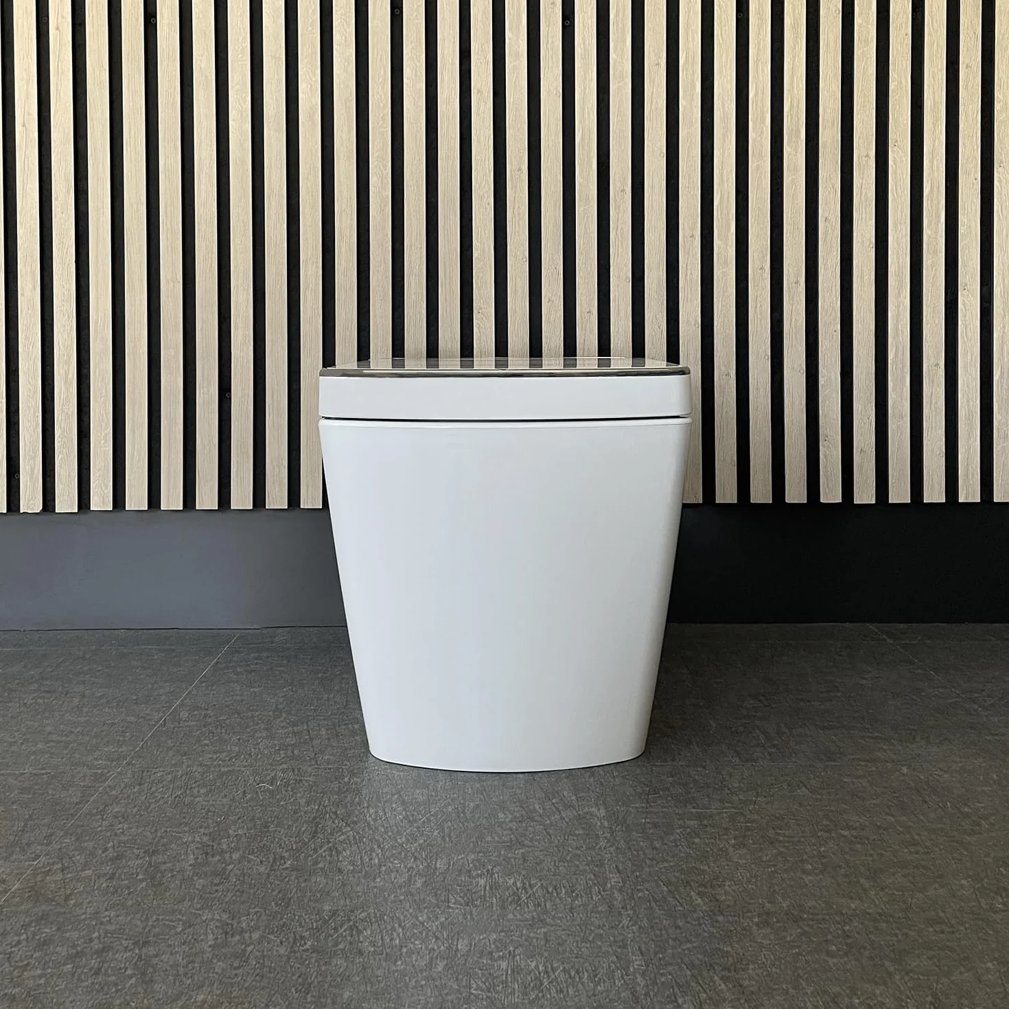 Inodoro Inteligente de Estilo Japonés Tokio | Temperatura asiento ajustable | Chorrito de agua | Mando a distancia | Descarga automática.