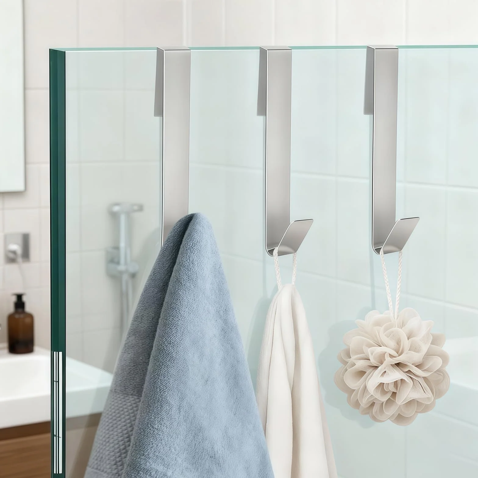 Ganchos de Ducha 4 Piezas en Acero Inoxidable - Porta Toallas para Vidrio sin Perforar, Antideslizante y Resistente, Fácil de Colgar para Baño, Ducha y Cocina para Vidrio hasta 13mm de Espesor
