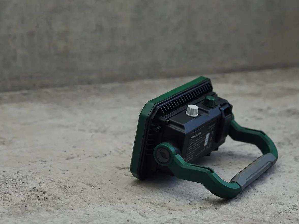 OLIGHT Odiance, luz de trabajo COB, control remoto y larga autonomía. 2700K-6000K (OD Green)
