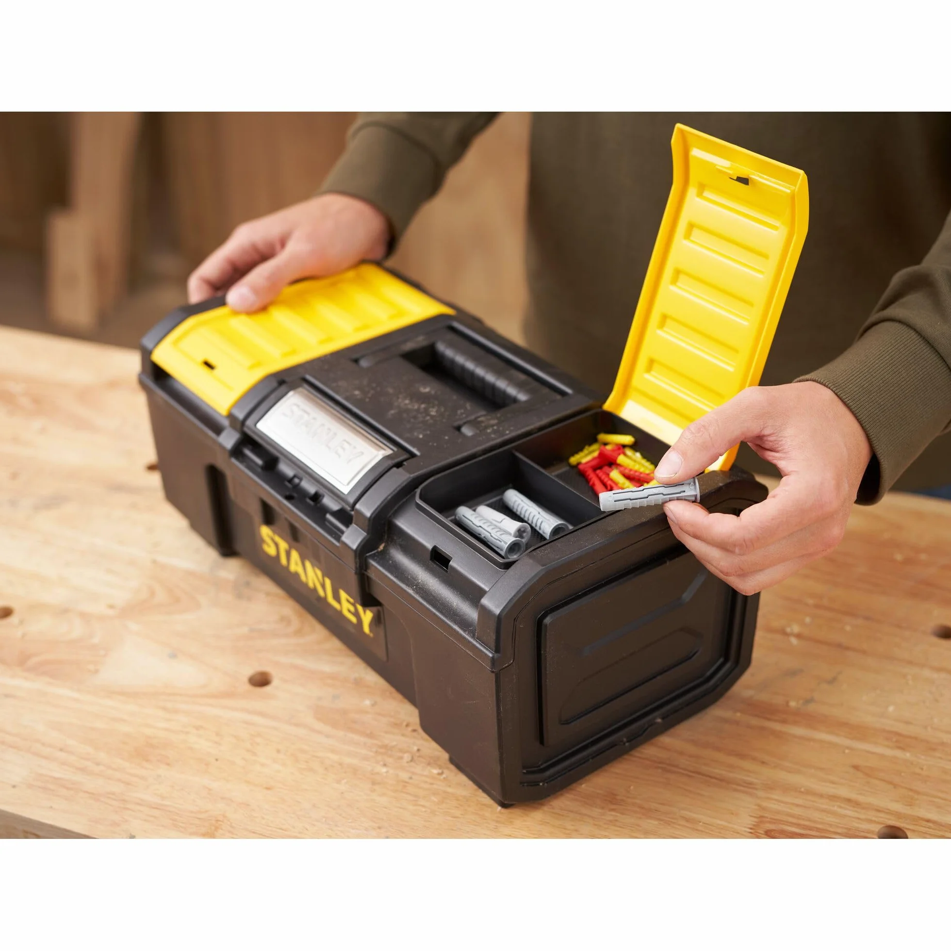 STANLEY Caja de Herramientas 16 Pulgadas One-Touch, Almacenamiento Resistente con Bandeja Extraíble, Orificio para Candado, Compartimentos Organizadores, Compacta y Duradera – 1-79-216