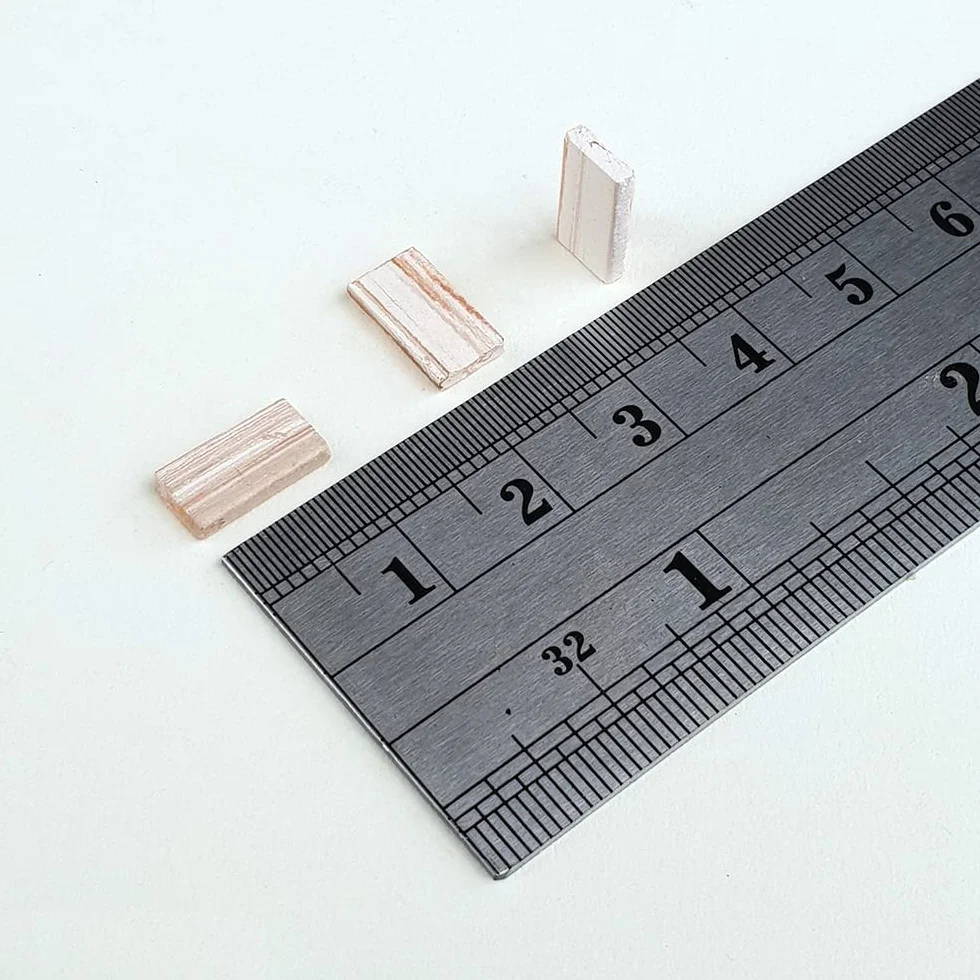 Baldosa (teja) en miniatura. Baldosa rectangular (Teja plana) Jaspeada 11 Mm. (600 u.)