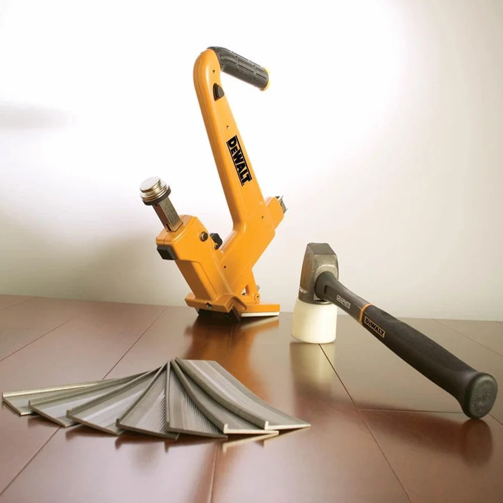 DeWalt DMF1550-XJ Clavadora manual para tarimas (no neumática)
