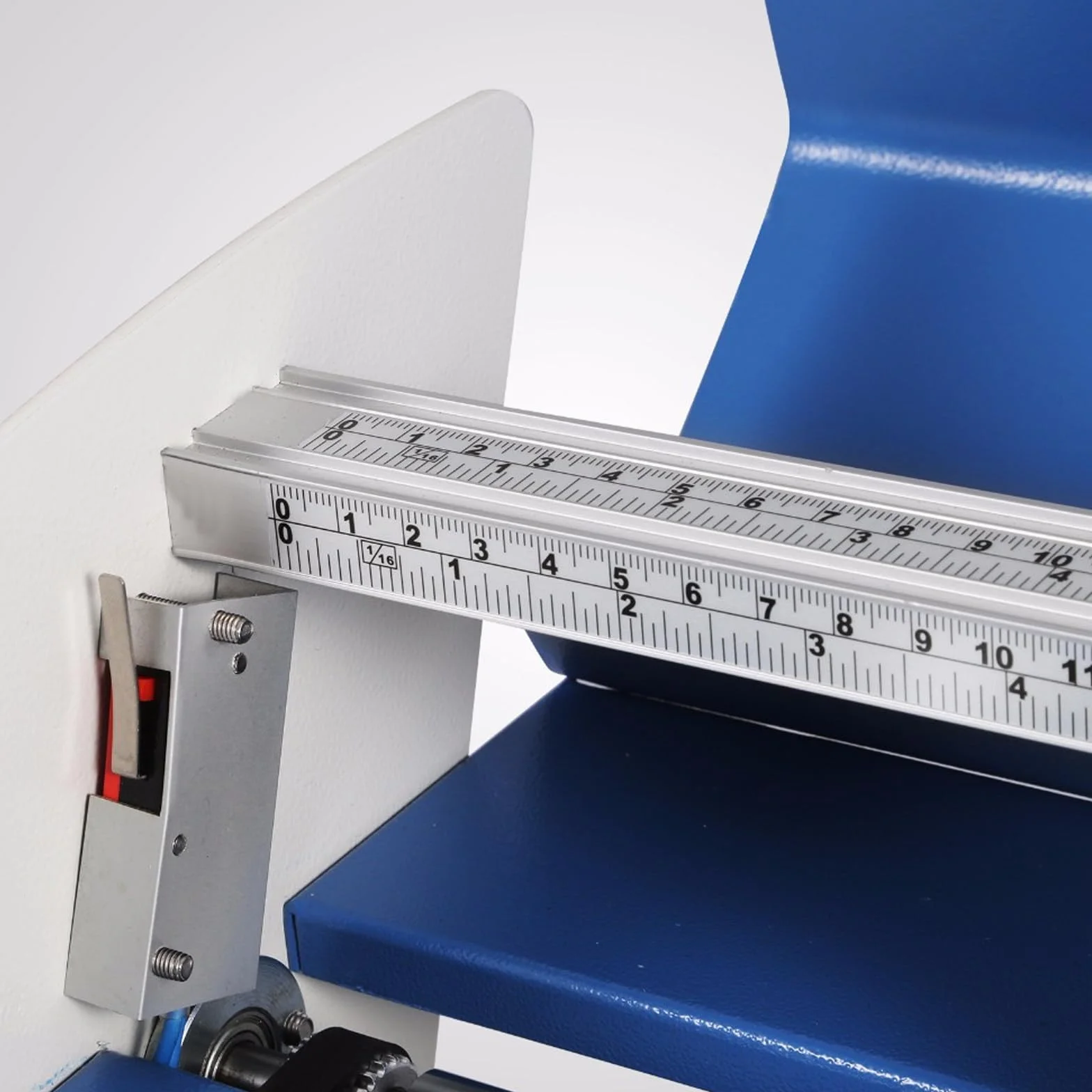 Máquina Plegadora Eléctrica 520 mm con Ajuste de Profundidad, Marcado y Perforador de Papel