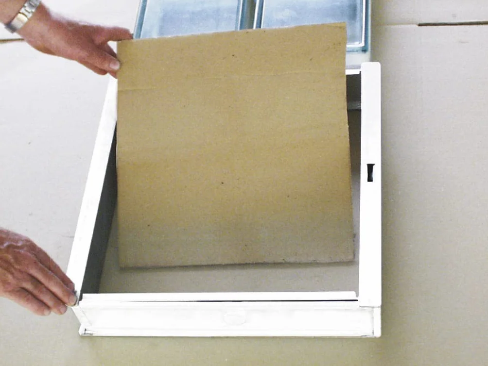 Ventana/Marco abatible y basculante para 2 bloques de vidrio de cm 19x19x8 | Unidad de venta 1 Ventana por 2 bloques de vidrio