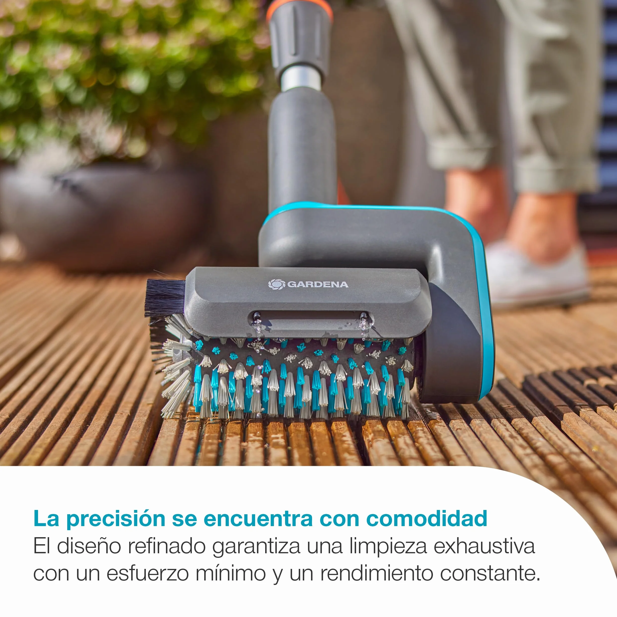 Gardena Multi limpiador AquaBrush Universal a batería 04/18V P4A Set listo para usar: Exterior, Superficie universal, Cepillo de perfilado, Funcionamiento con un solo toque, Sin cable (14842-20)
