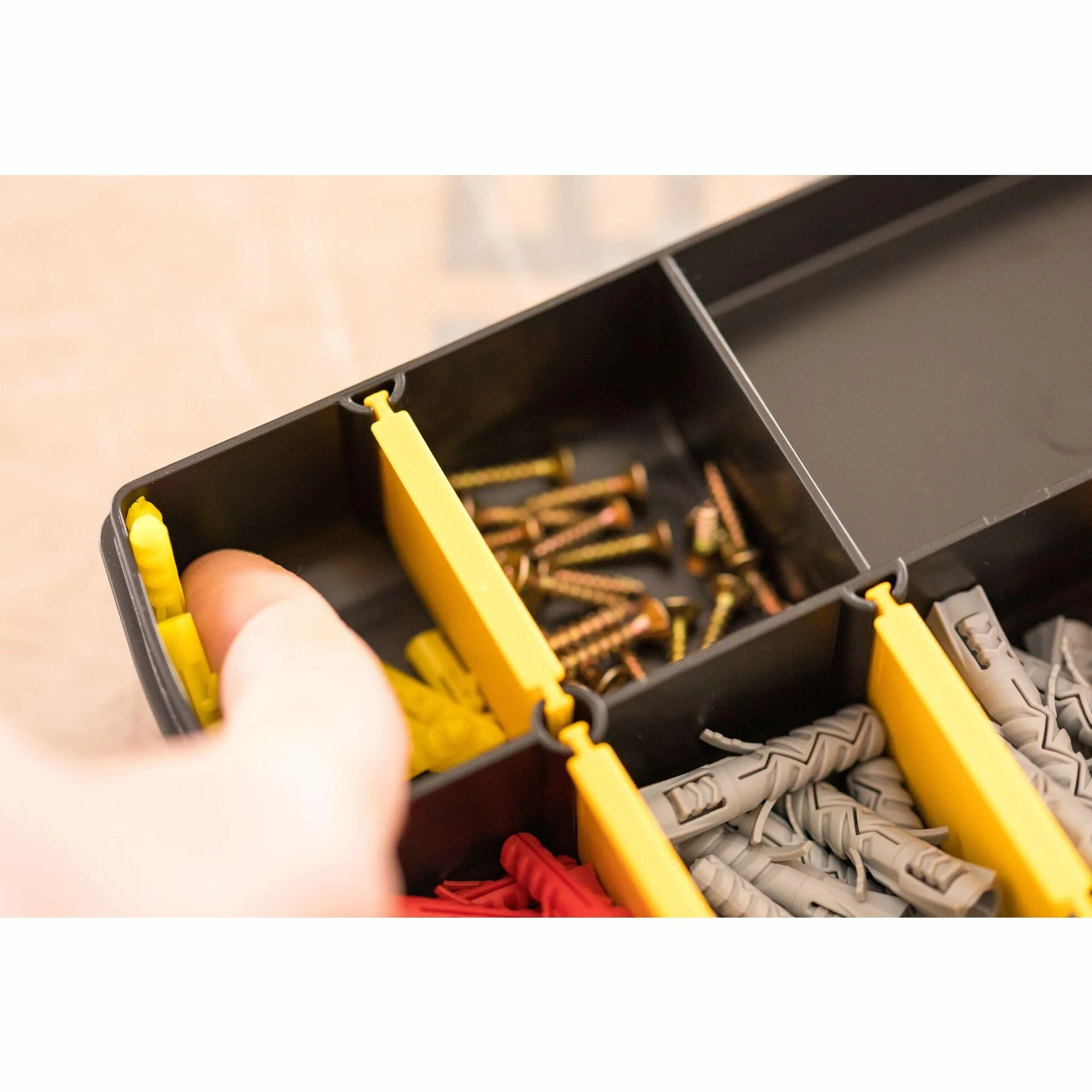 STANLEY Organizador básico con 17 compartimentos, divisores extraíbles, personalizable, regla marcada en la tapa, polipropileno de alto impacto, dimensiones 27,2x18,9x4,6 cm, STST81680-1